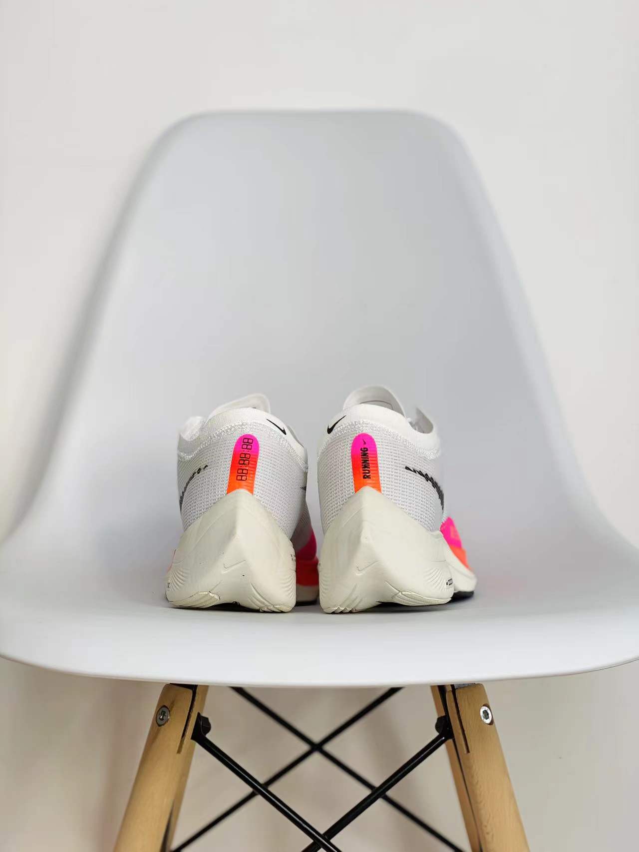 zoomX Vaporfly Next% 2 白粉 低筒 减震防滑 运动鞋 跑步鞋 男鞋 女鞋 DJ5457-100