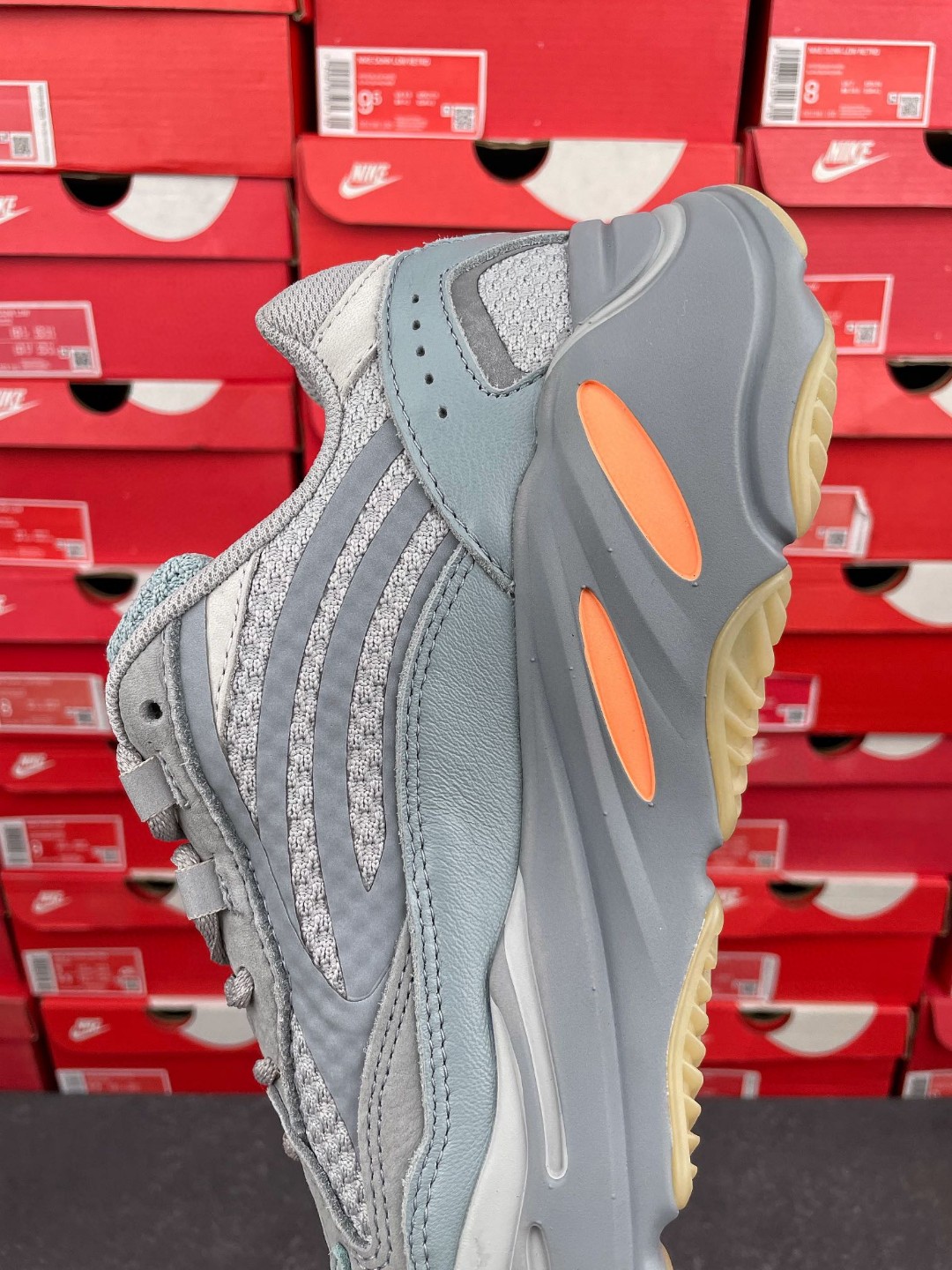 adidas originals Yeezy Boost 700V2 Inertia 惯性 蓝灰 低筒 休闲鞋 运动鞋 老爹鞋 男鞋 女鞋 FW2549