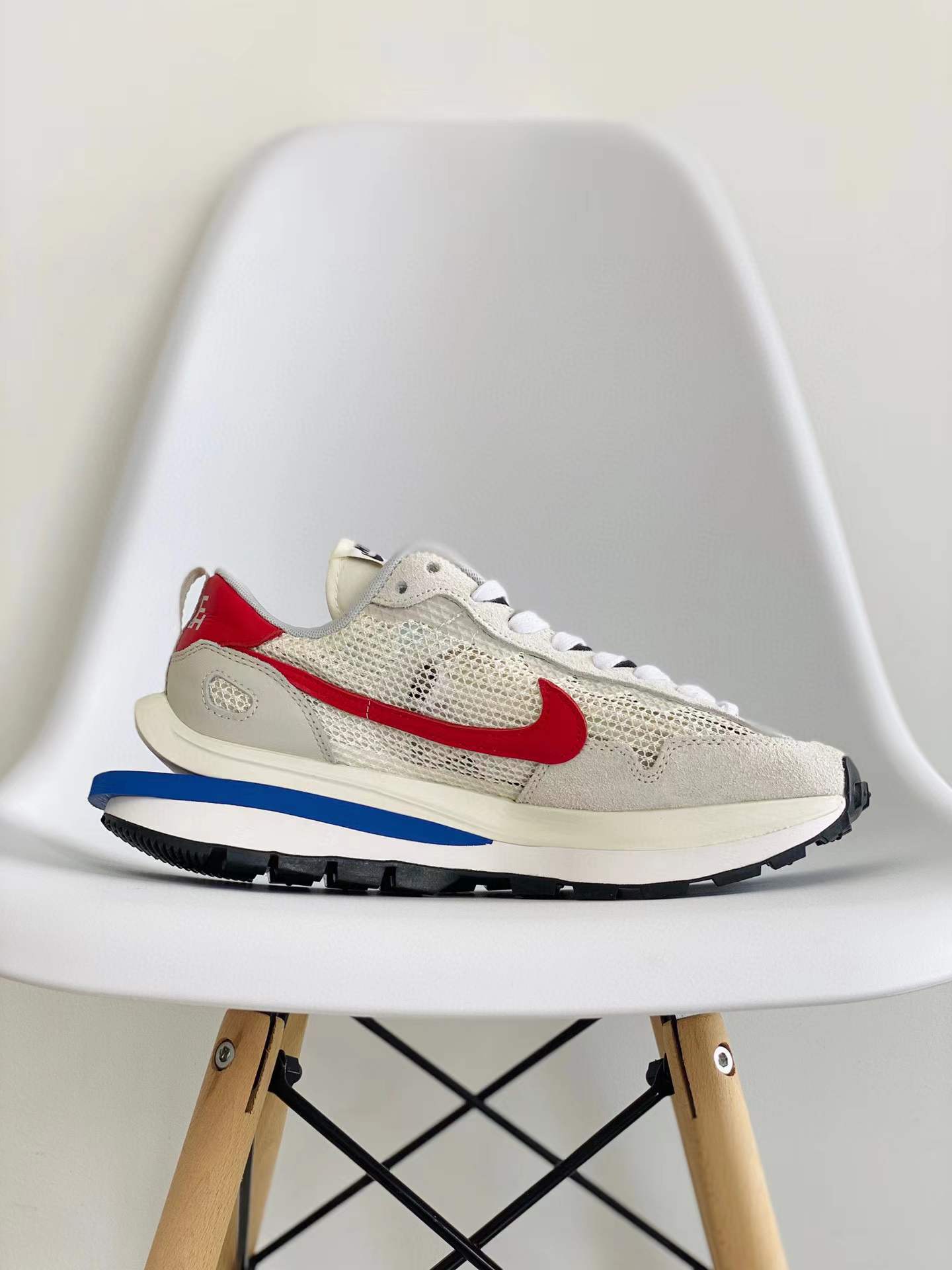 Sacai 3.0 VaporWaffle Royal Fuchsia 白红 低筒 华夫鞋 增高男女鞋 结构解构鞋 复古休闲鞋  CV1363-100