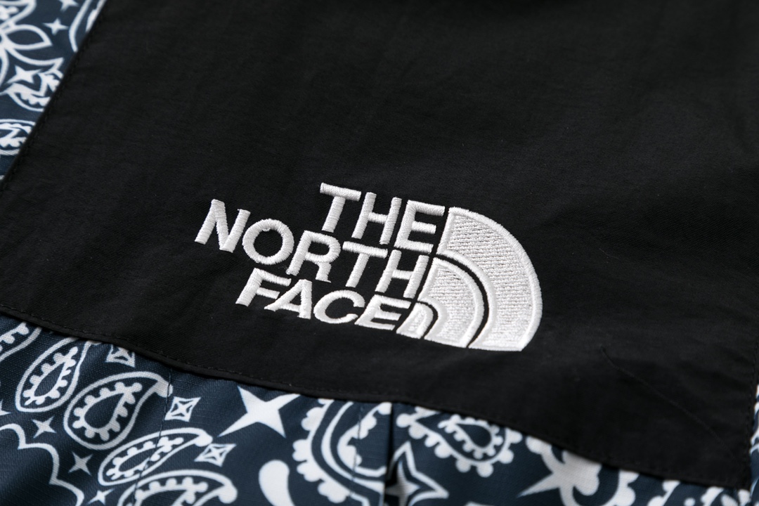 Supreme The North Face 14FW Bandana Mountain Jacket  Navy  聯名款 海軍藍 變形蟲 腰果花 连帽冲锋衣 夾克 防水 防風 外套 男款 女款 SUP-FW14-636