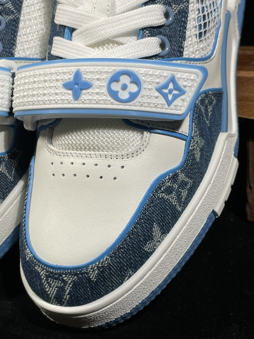 Louis Vuitton 路易威登 Trainer 魔术贴 蓝白 低筒 休闲鞋 板鞋 男鞋 女鞋 1A9ZI6