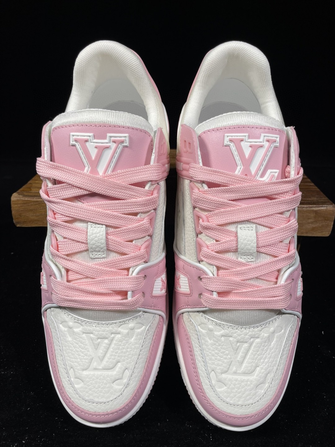 Louis Vuitton 路易威登 Trainer 白粉 低筒 休闲鞋 板鞋 运动鞋 男鞋 女鞋 