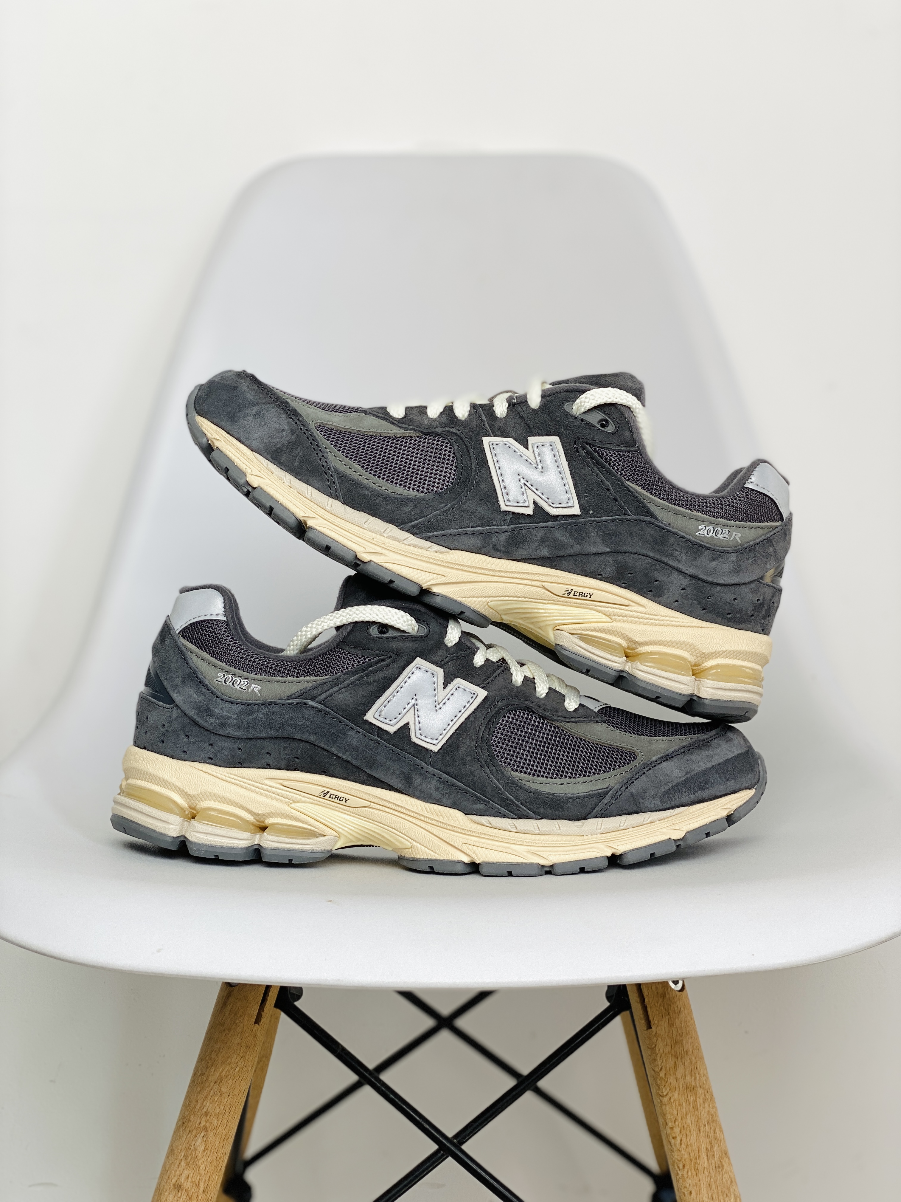 新版 New Balance 2002R 灰碳色 低筒 跑步鞋 运动鞋 休闲鞋 男鞋 女鞋 M2002RHO