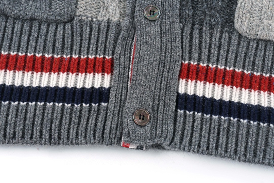 Thom Browne 拼色条纹单排扣羊毛衫 灰色 针织衫 开衫 毛衣 外套 长袖 男女同款 MKC357F-Y1502-982