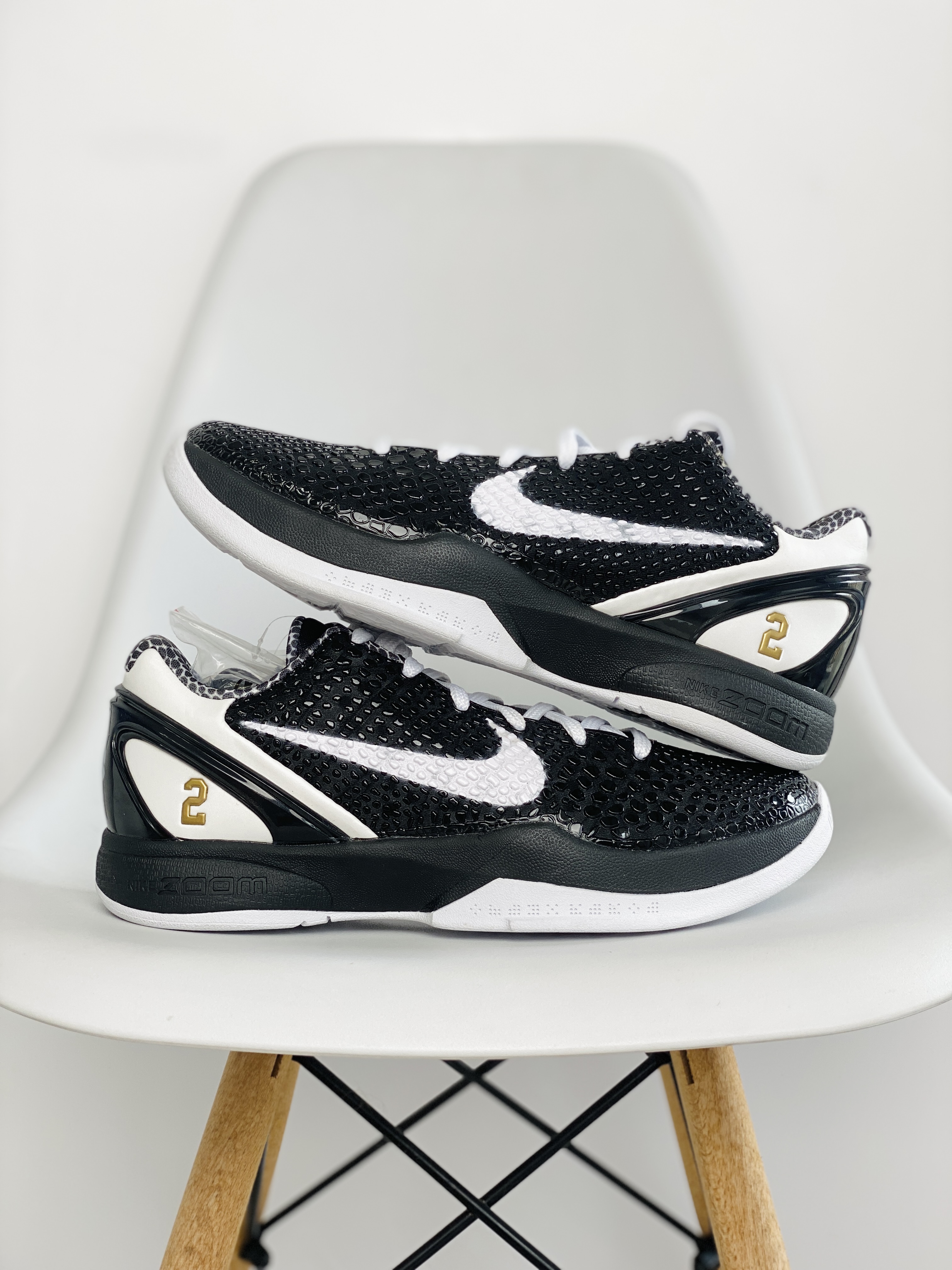需预定 H12 Kobe6  GIGI mambacita  黑白  球鞋 籃球鞋 實戰鞋 前掌气垫 后掌EVA 真碳板 男鞋   CW2190-002