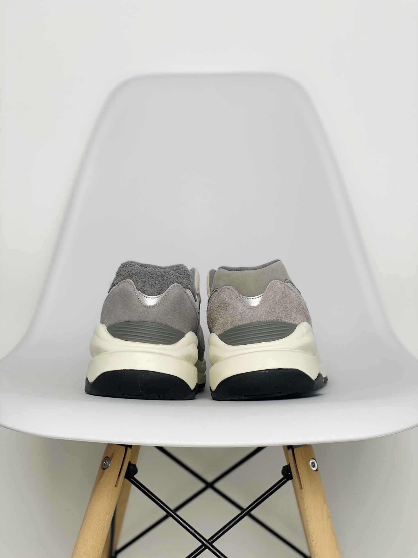 New Balance  NB5740 灰白拼接 低筒 复古慢跑鞋 板鞋 运动鞋 休闲鞋 男鞋 女鞋 M5740TA