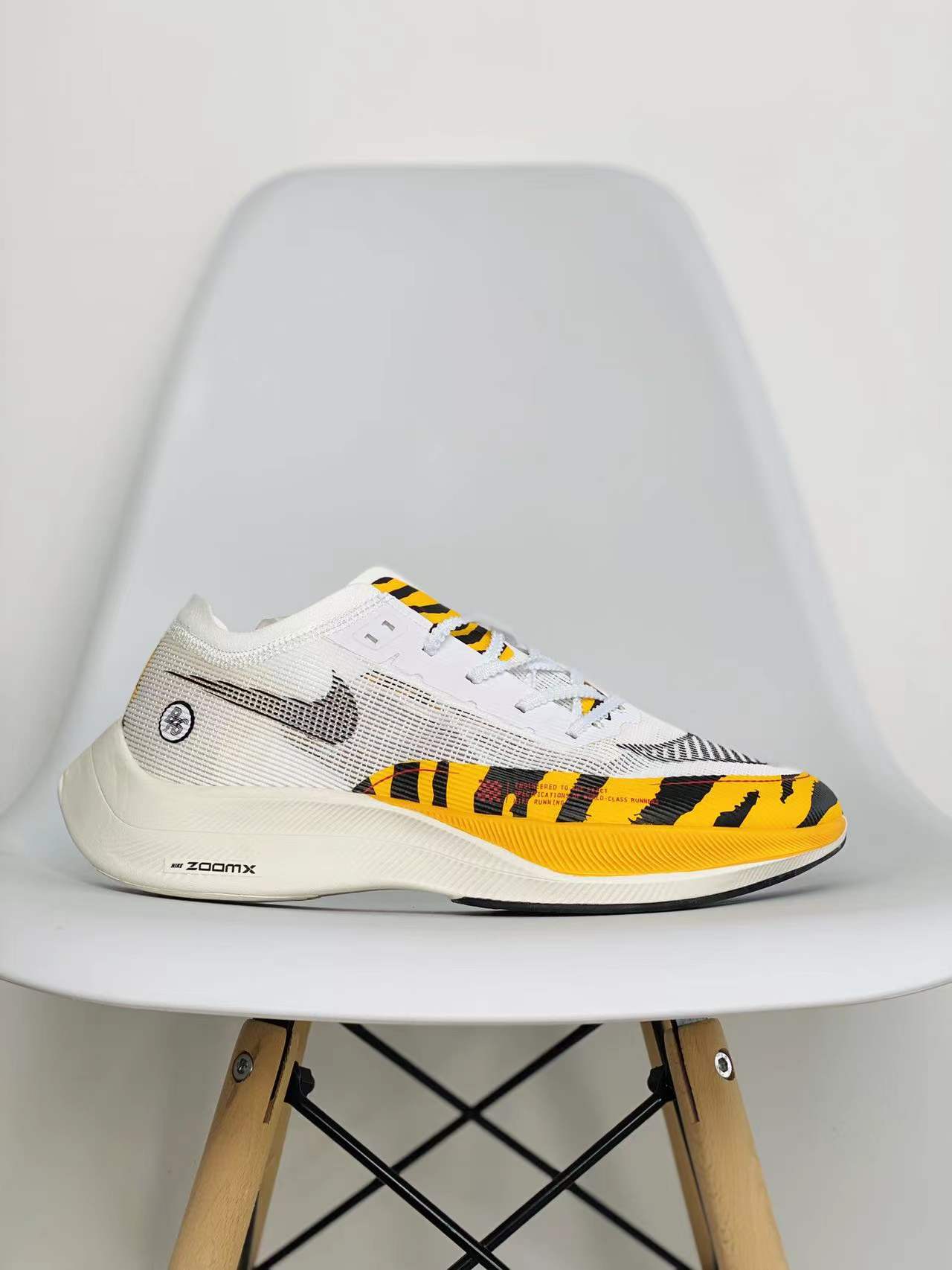 zoomX Vaporfly Next% 2 BRS Tiger 白黄虎纹 低筒 减震防滑 运动鞋 跑步鞋 男鞋 女鞋 DM7601-100