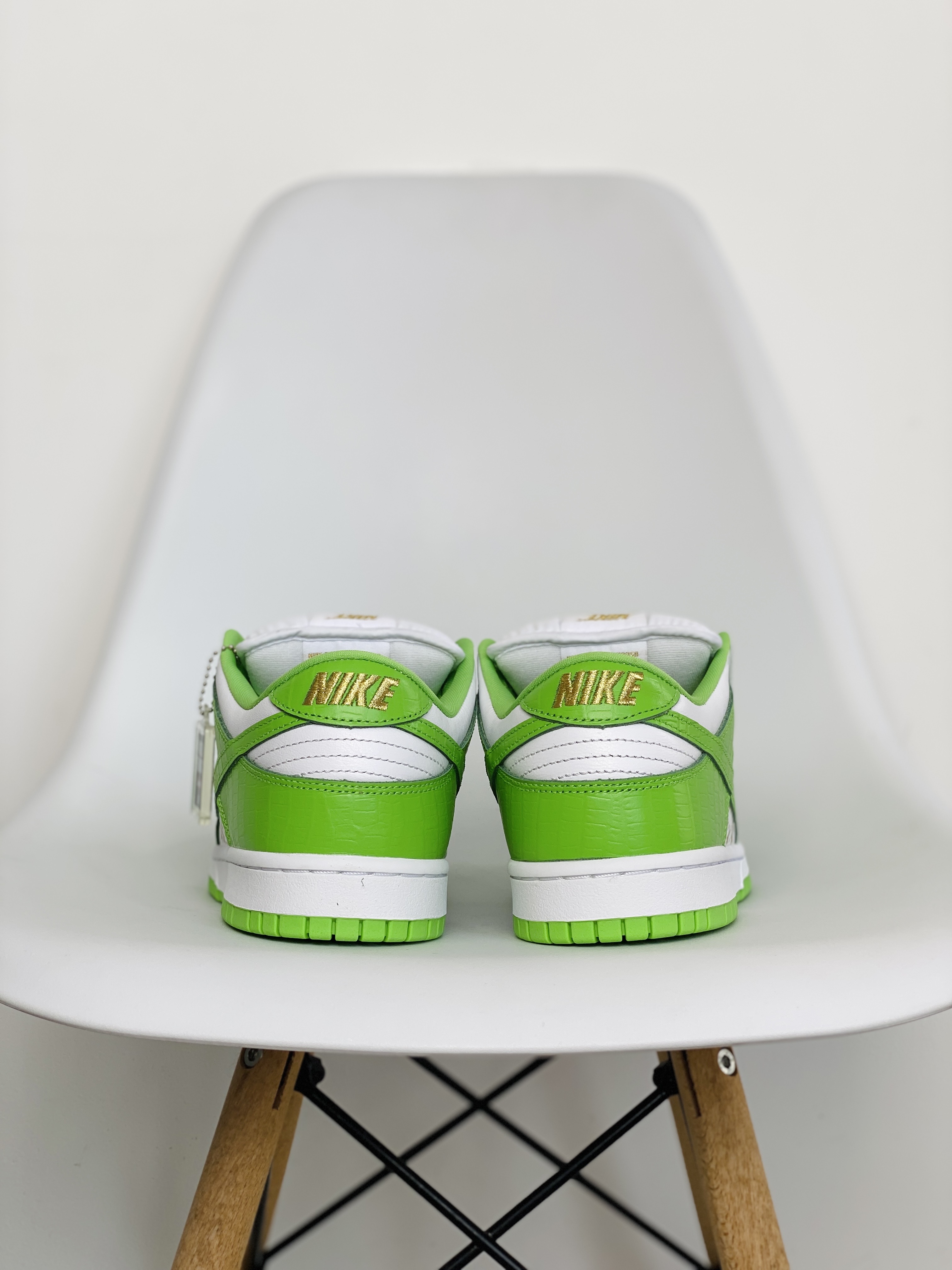 Supreme x SB Dunk Low Mean Green 联名 白金绿 低筒 复古板鞋 休闲鞋 男鞋 女鞋 DH3228-101