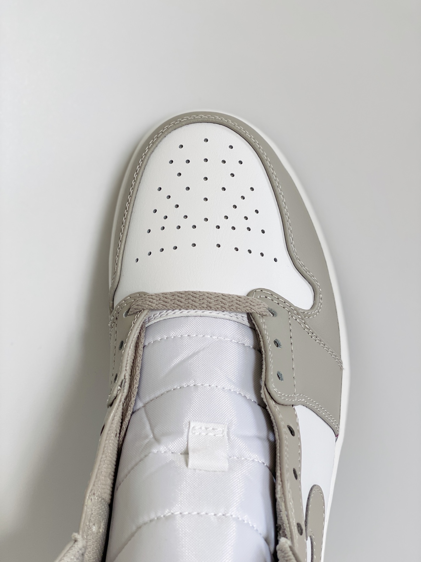 Air Jordan 1 Mid AJ1 Linen 淺骨色 奶油 休闲鞋 女鞋 男鞋 情侣鞋 板鞋  554724-082