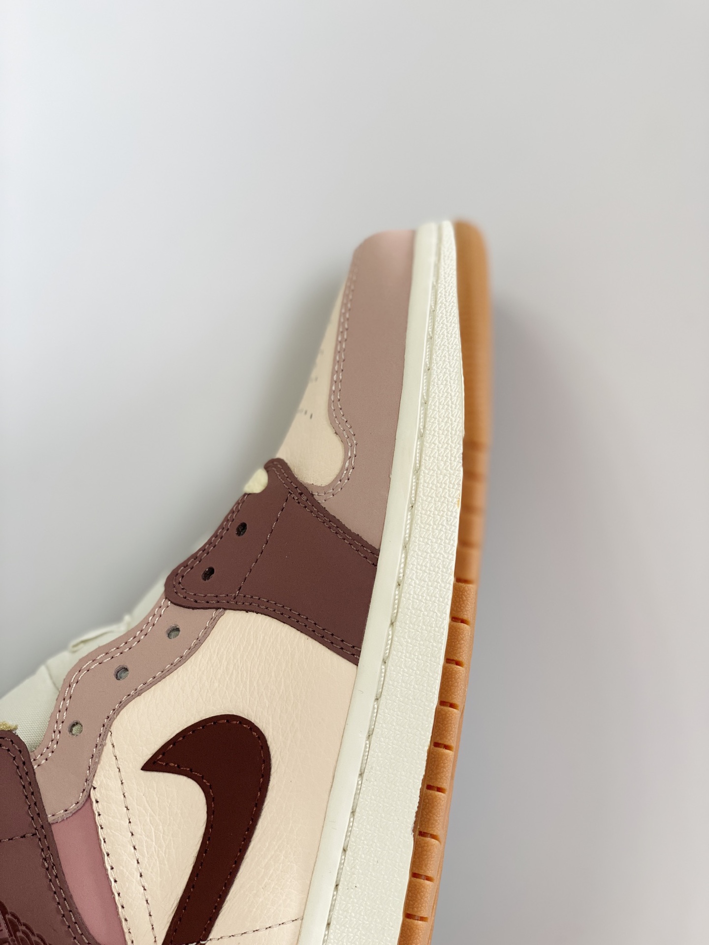 Air Jordan 1 Mid AJ1 SE Neutral 紅豆 休闲鞋 女鞋 男鞋 情侣鞋 板鞋  DO7440-821