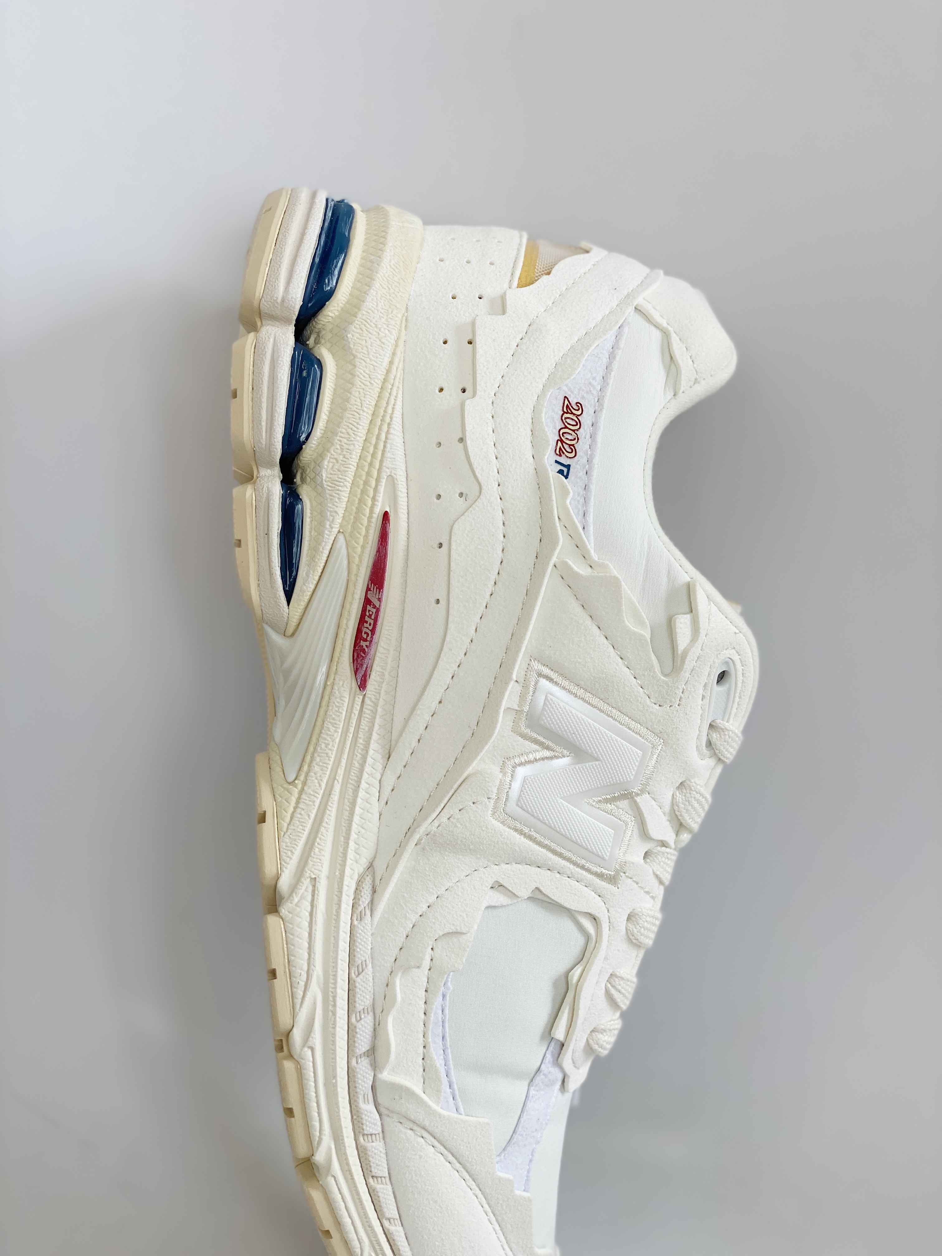 新版 New Balance 2002R Refined Future 海盐白 低筒 跑步鞋 运动鞋 休闲鞋 男鞋 女鞋 M2002RDC