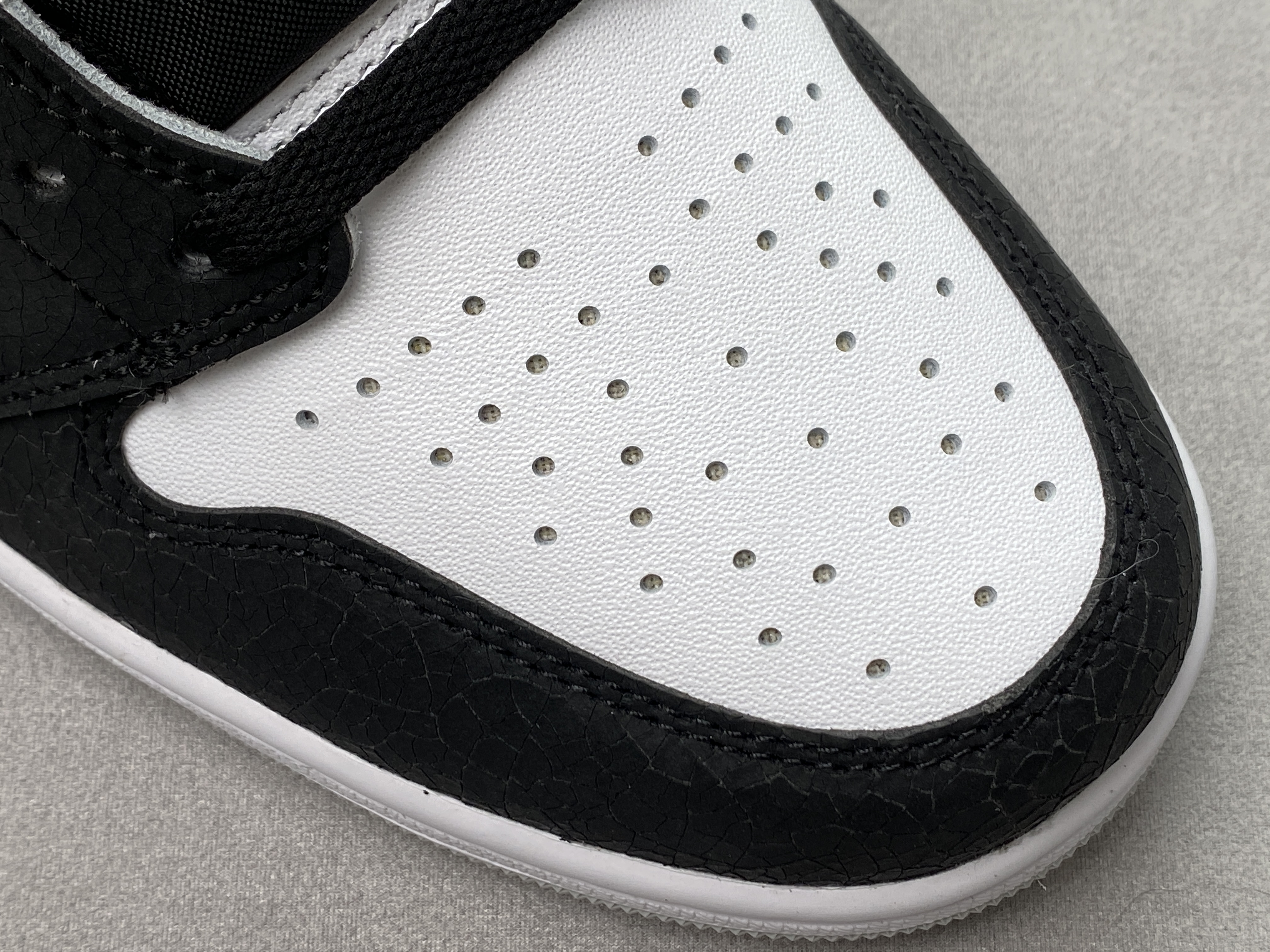 Air Jordan 1 AJ1 Retro OG Bleached Coral  黑灰脚趾 高筒 休闲鞋 男鞋 板鞋  555088-108