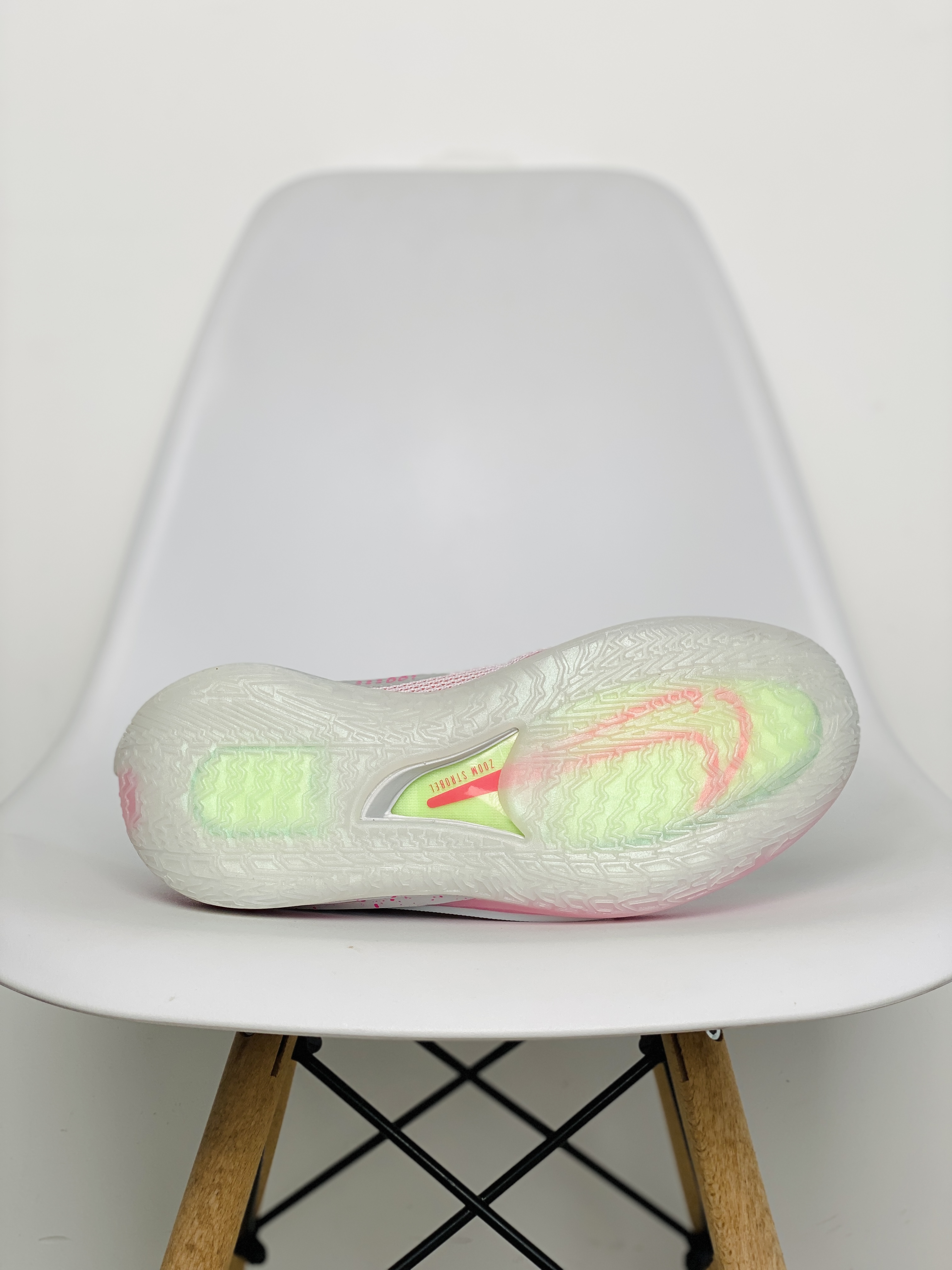 灭世纯原 GT Cut 乳腺癌 低筒 篮球鞋 球鞋 实战鞋 全掌气垫 TPU抗扭 男鞋 CZ0175-008