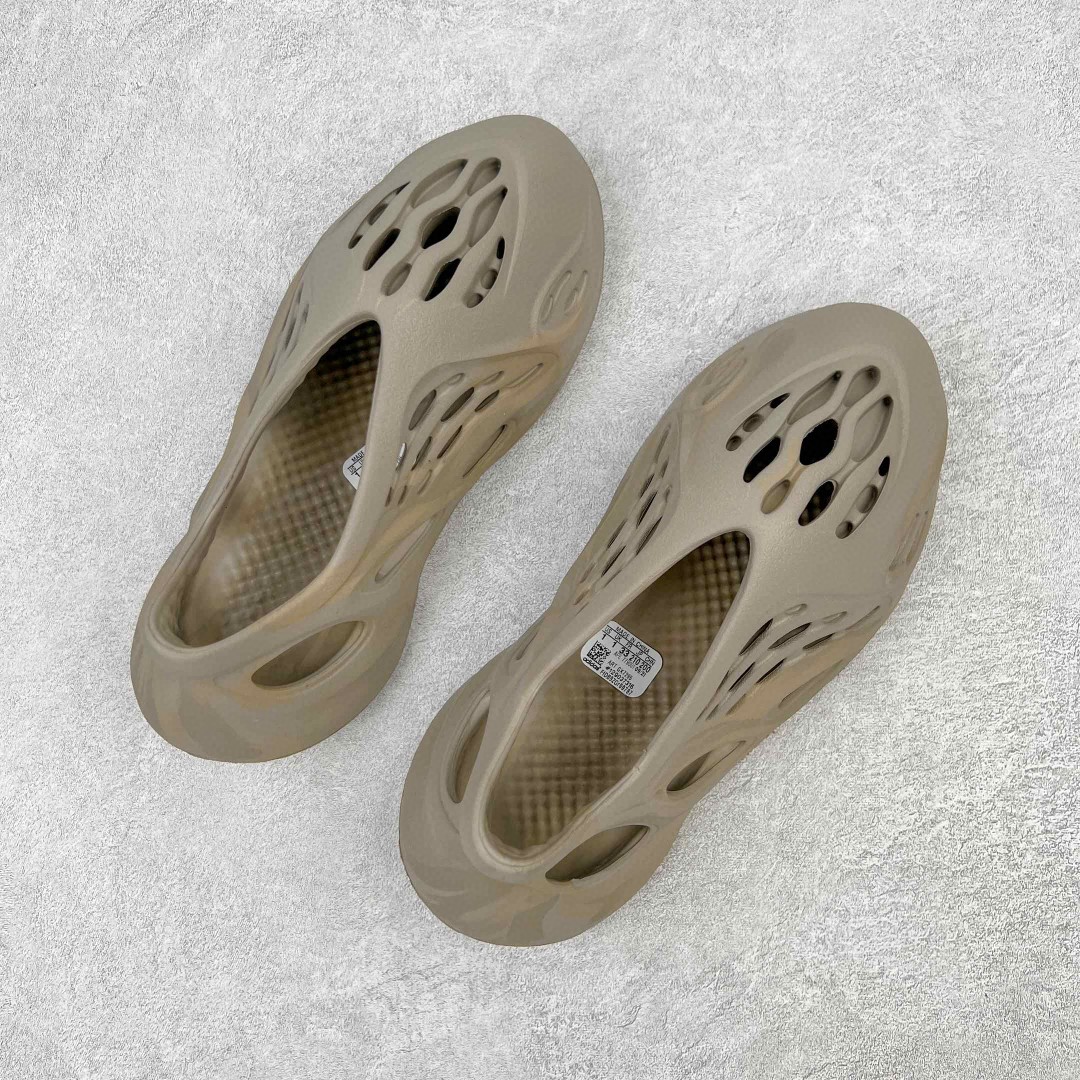 adidas originals Yeezy Foam Runner Stone Sage 鼠尾草 灰棕 低筒 洞洞鞋 休闲鞋 拖鞋 童鞋 GX7295