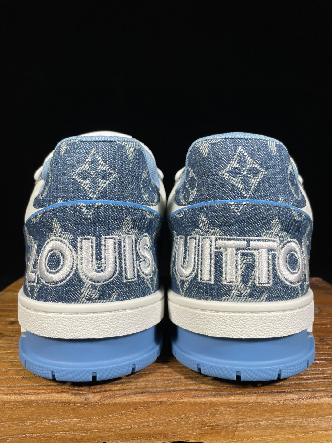 Louis Vuitton 路易威登 Trainer 魔术贴 蓝白 低筒 休闲鞋 板鞋 男鞋 女鞋 1A9ZI6