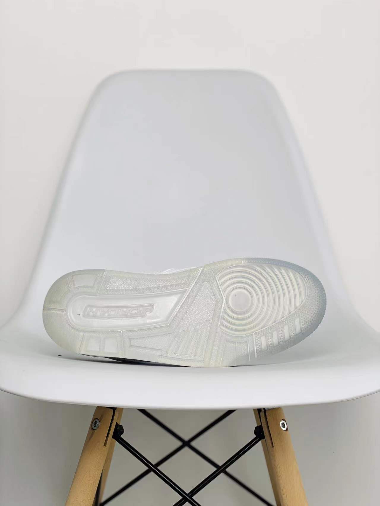 Air Jordan 3 Retro Pure White 2018 純白 AJ 3 低筒 休闲鞋 篮球鞋 板鞋 男鞋 136064-111