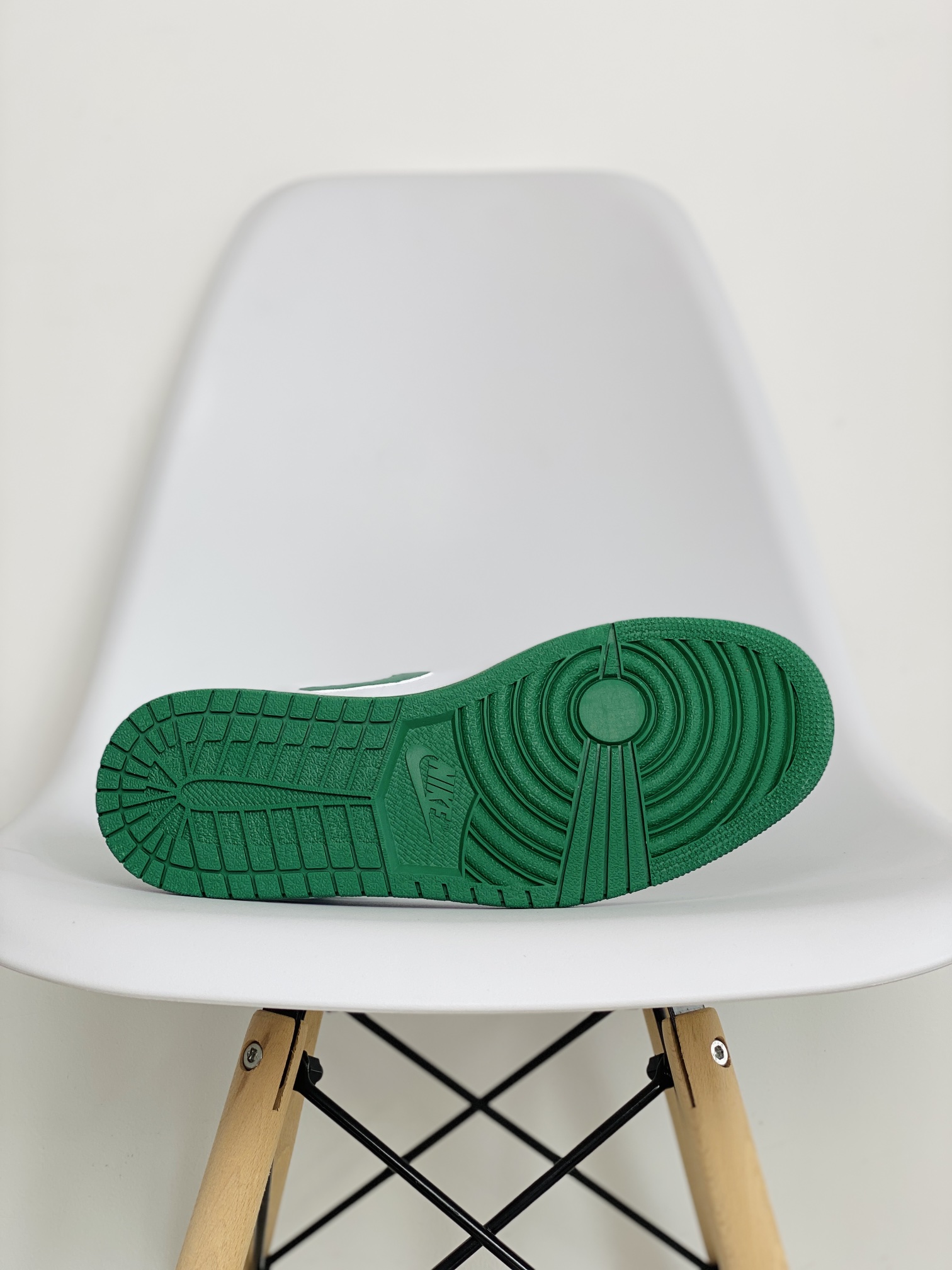 Air Jordan 1 Mid AJ1 白灰綠 麂皮 休闲鞋 女鞋 男鞋 情侣鞋 板鞋  DC7294-103