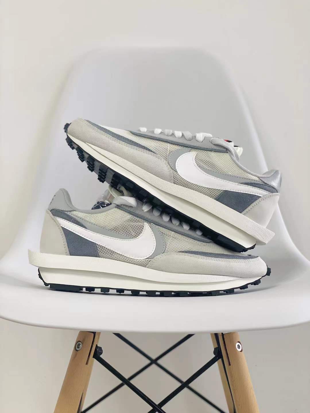 sacai  LVD 灰色低筒 双勾 华夫 复古时鞋 休闲鞋 透气网面 运动鞋 男鞋厚底 女鞋增高BV0093-100