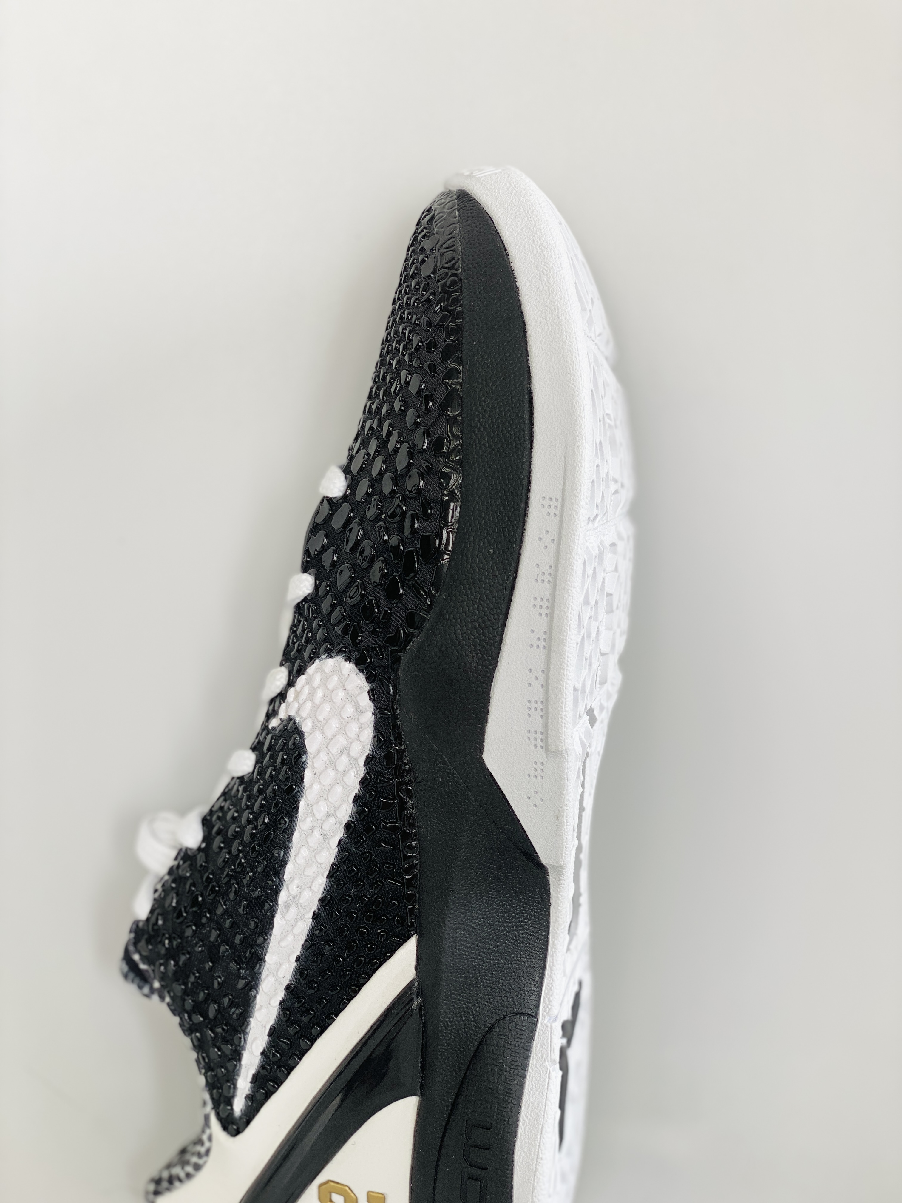 需预定 H12 Kobe6  GIGI mambacita  黑白  球鞋 籃球鞋 實戰鞋 前掌气垫 后掌EVA 真碳板 男鞋   CW2190-002