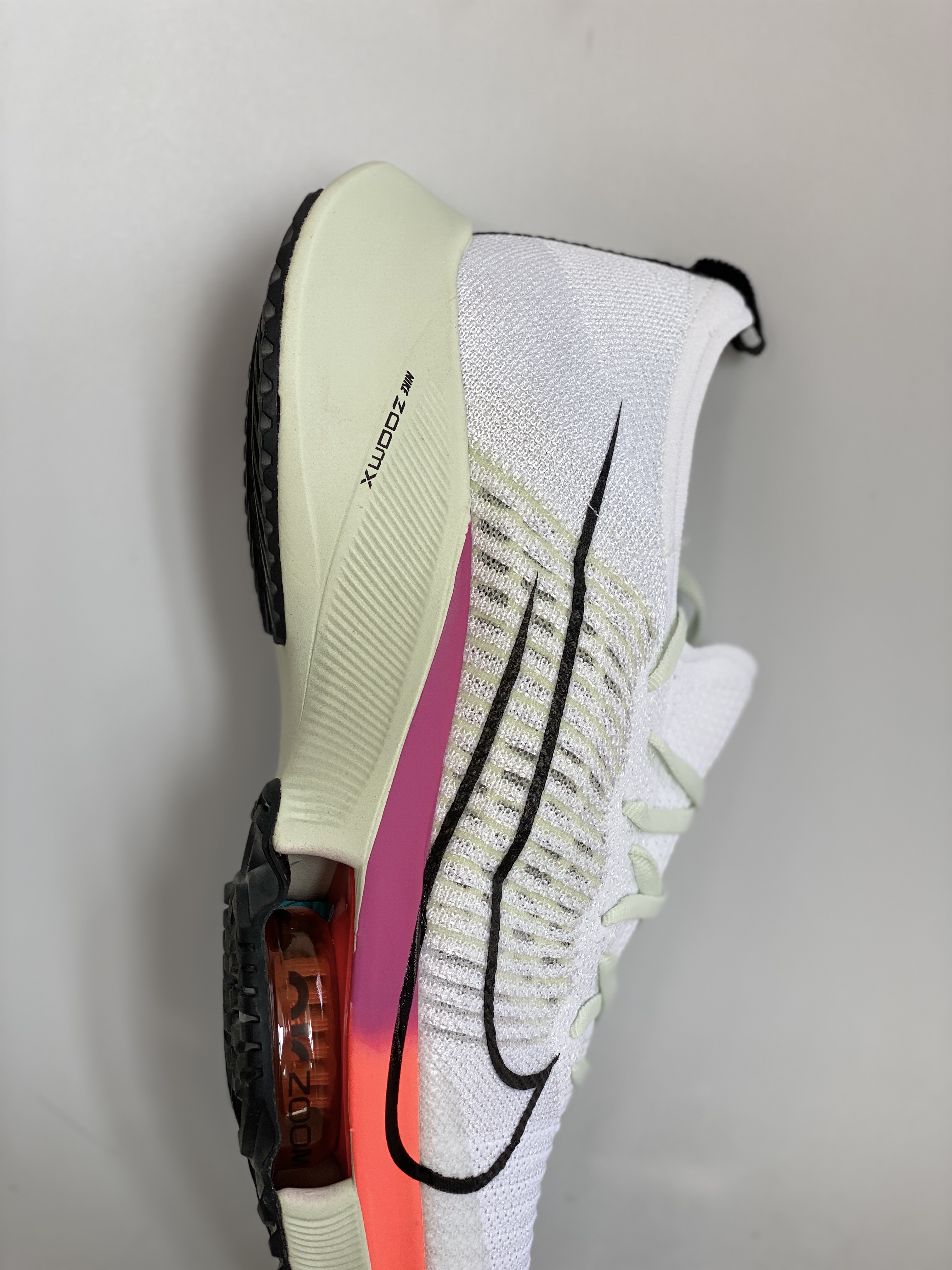 Zoom Tempo Next% Flyknit 白彩虹 低筒 减震 跑步鞋 运动鞋 休闲鞋 男鞋 女鞋 CI9923-100