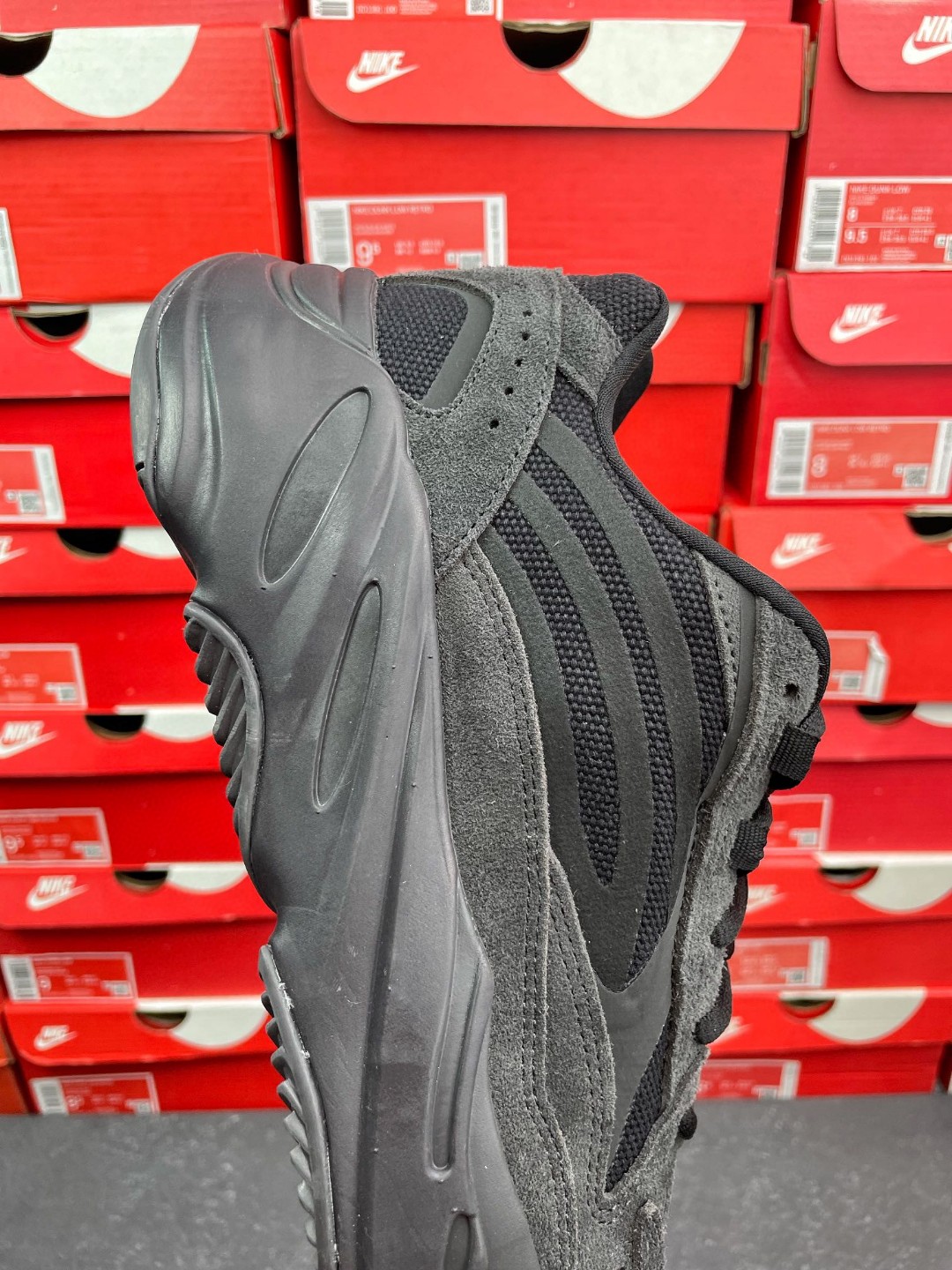 adidas originals Yeezy Boost 700V2 Vanta 黑色 黑魂 低筒 休闲鞋 运动鞋 老爹鞋 男鞋 女鞋 FU6684