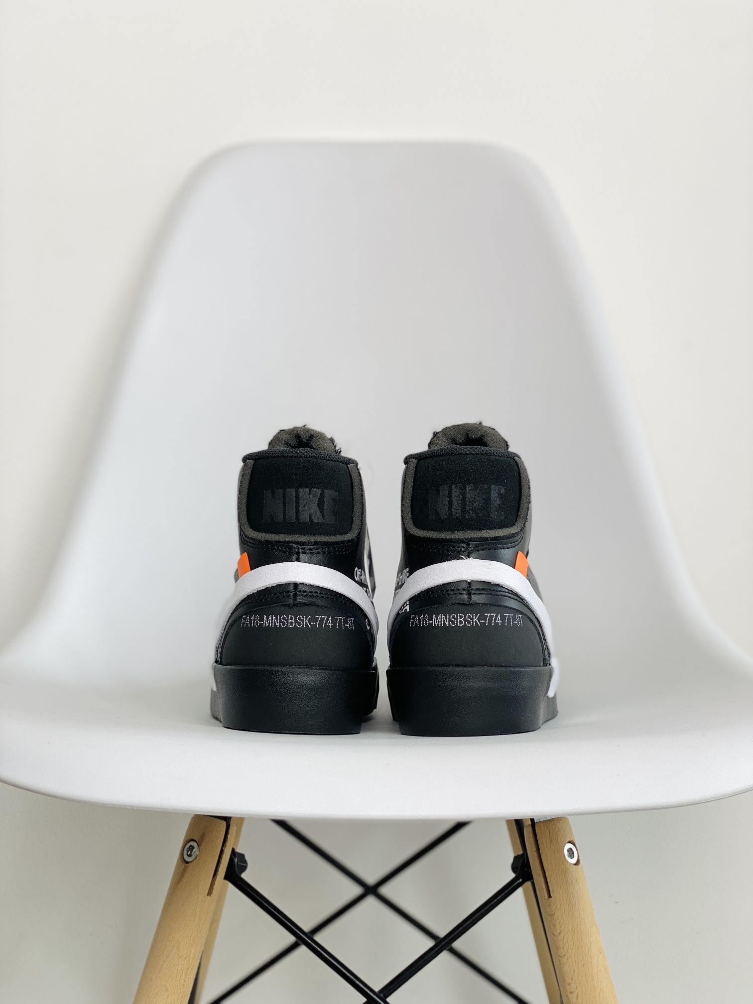 OFF-WHITE Blazer Mid All Grim Reaper THE TEN  黑白  高筒  休闲鞋 板鞋 男鞋 女鞋 AA3832-001