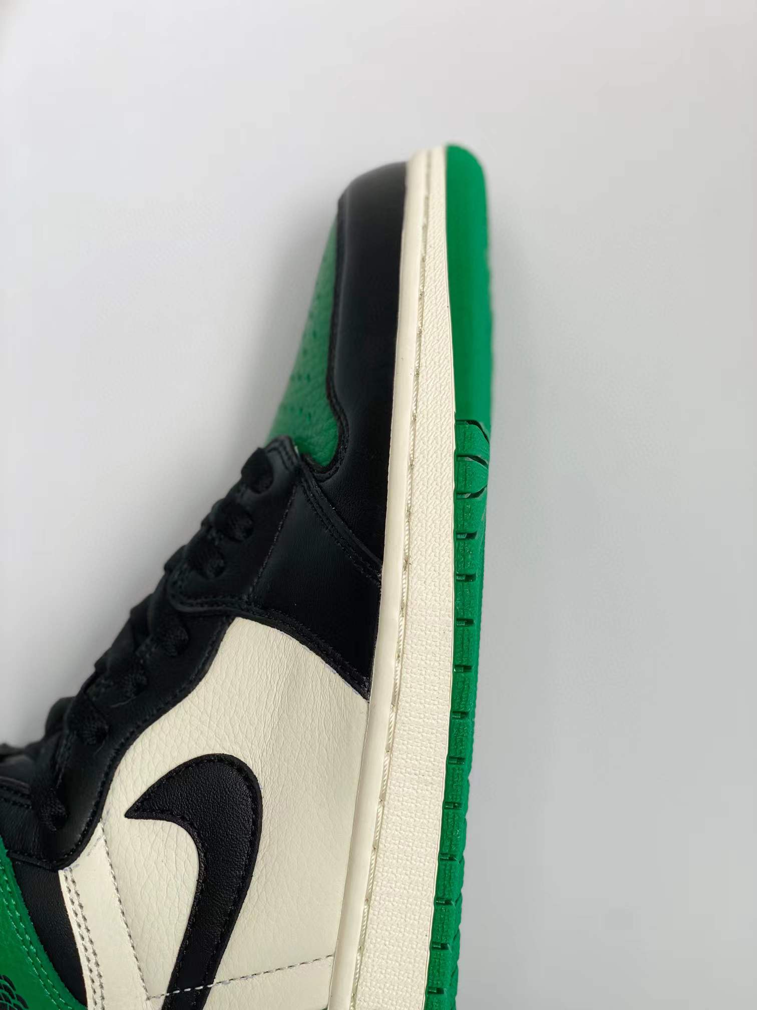 Air Jordan 1 AJ1 Retro Oine Green 黑綠腳趾 篮球鞋 高筒 休闲鞋 男鞋 板鞋  555088-302