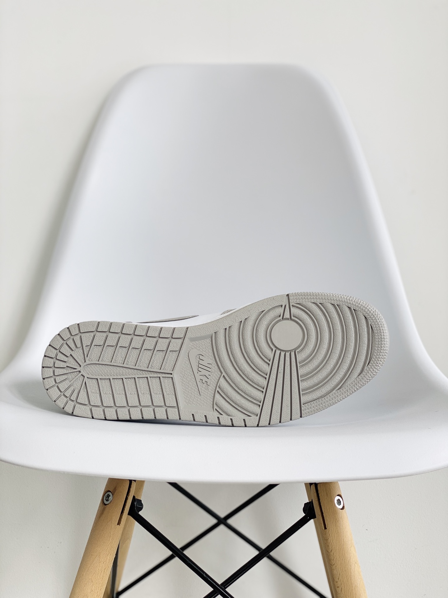 Air Jordan 1 Mid AJ1 Linen 淺骨色 奶油 休闲鞋 女鞋 男鞋 情侣鞋 板鞋  554724-082