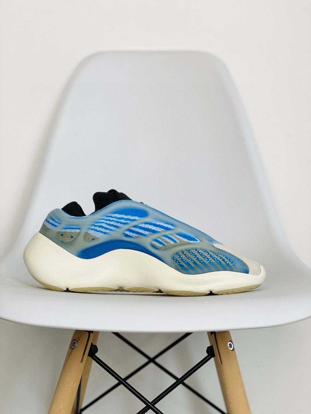 adidas Yeezy 700V3 Arzareth 极光 低筒 休闲鞋 运动鞋 老爹鞋 男鞋 女鞋 G54850