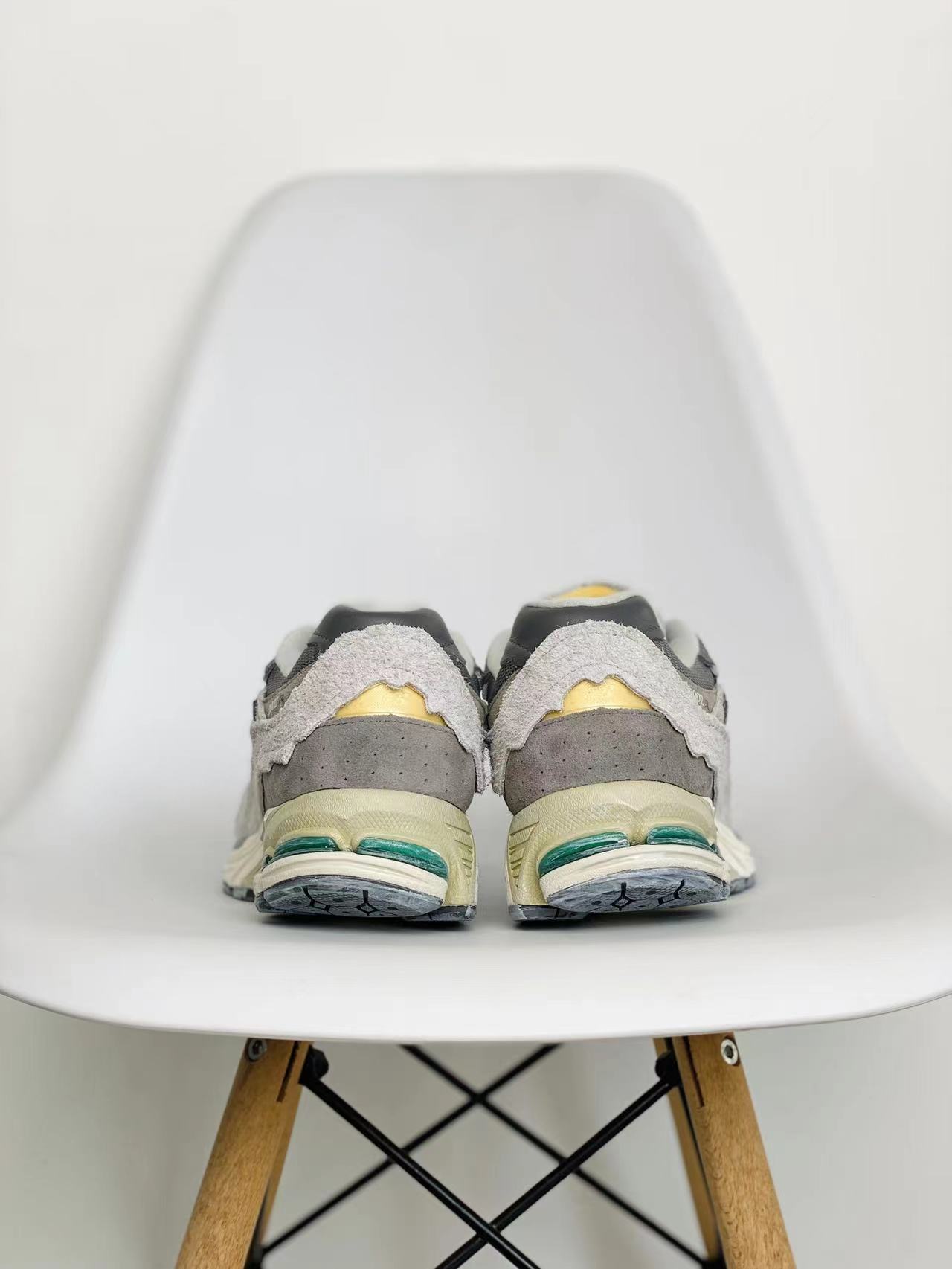 新版 New Balance 2002R Protection Pack 云雨灰 低筒 跑步鞋 运动鞋 休闲鞋 男鞋 女鞋 M2002RDA