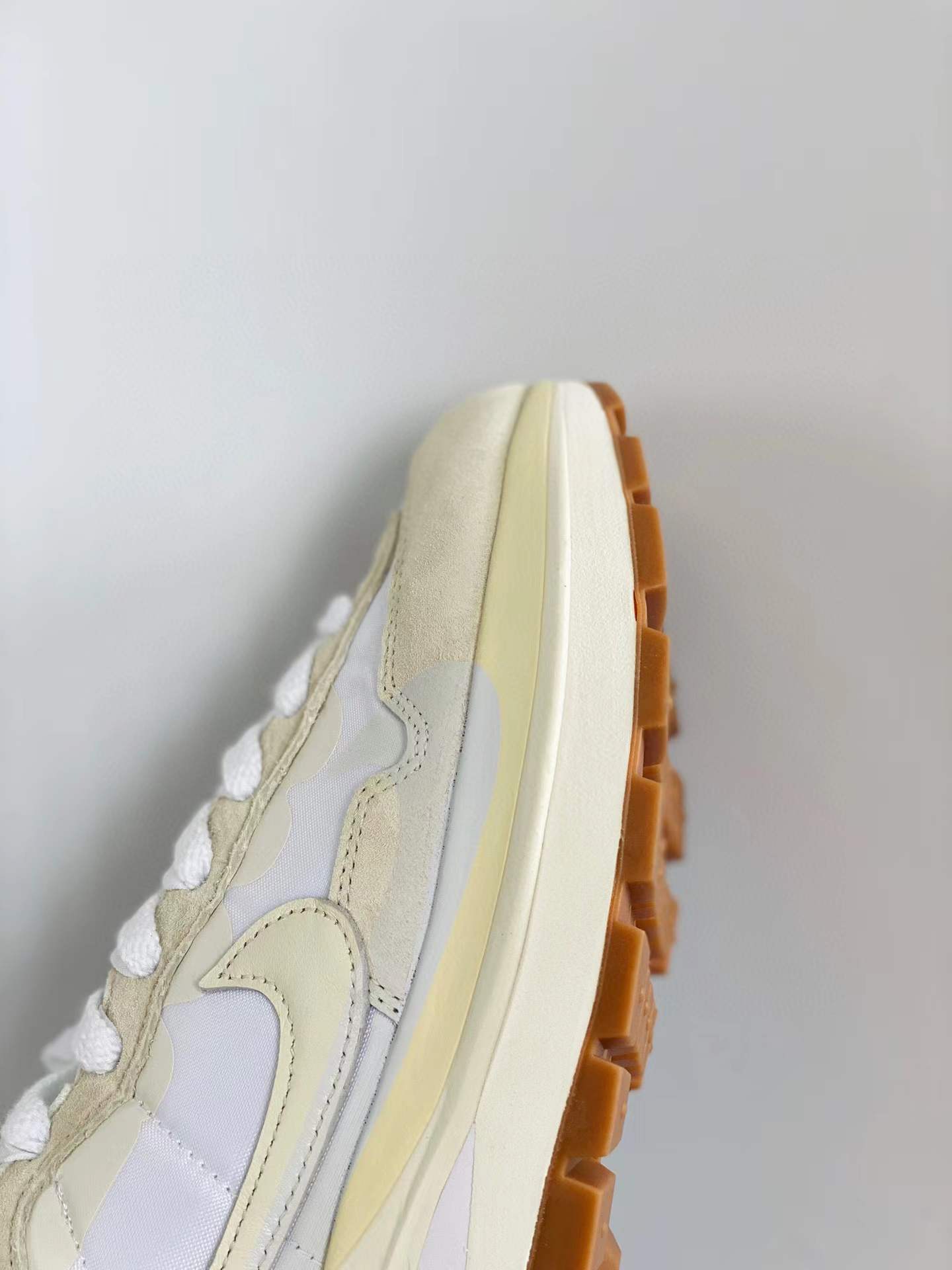 Sacai 3.0 VaporWaffle WHite and Gum 米白 百生胶 低筒 华夫鞋 增高男女鞋 结构解构鞋 复古休闲鞋  DD1875-100