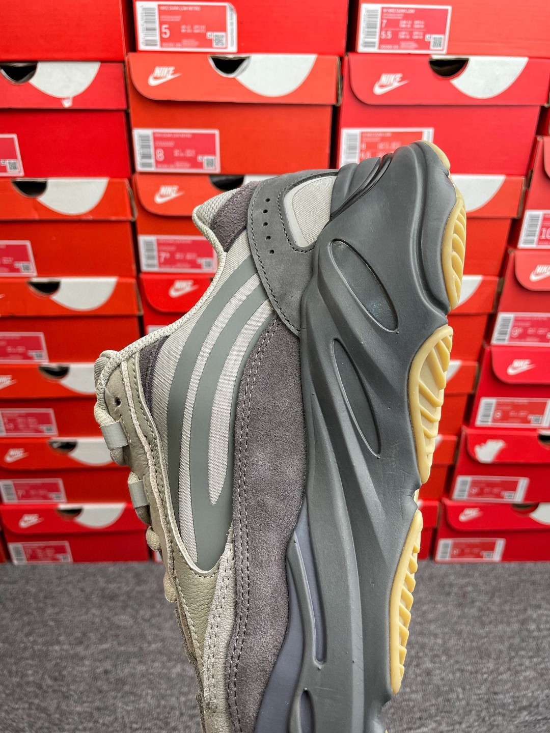 adidas originals Yeezy Boost 700V2  Tephra 火山棕灰色 低筒 休闲鞋 运动鞋 老爹鞋 男鞋 女鞋 FU7914
