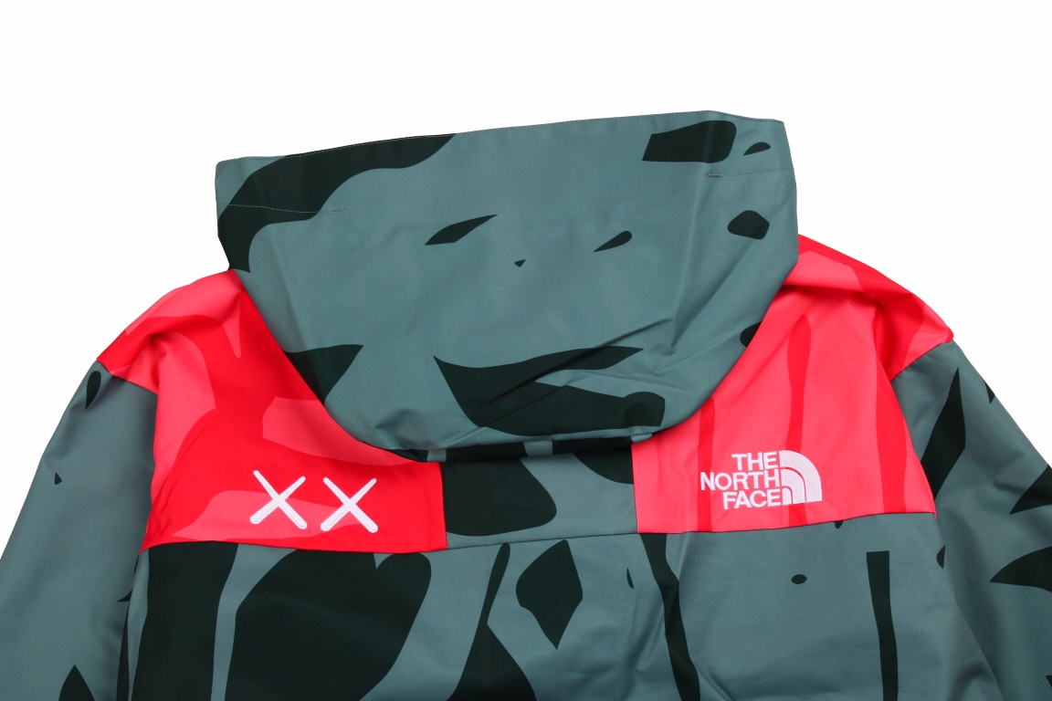 The North Face KAWS 1986 mOUTAIN Jacket 聯名款 綠色 戶外拼色连帽冲锋衣 夾克 防水 防風 透氣 外套 男款 女款 NF0A7WLW-75Y