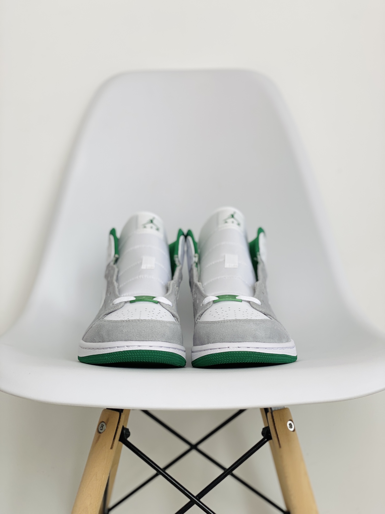 Air Jordan 1 Mid AJ1 白灰綠 麂皮 休闲鞋 女鞋 男鞋 情侣鞋 板鞋  DC7294-103