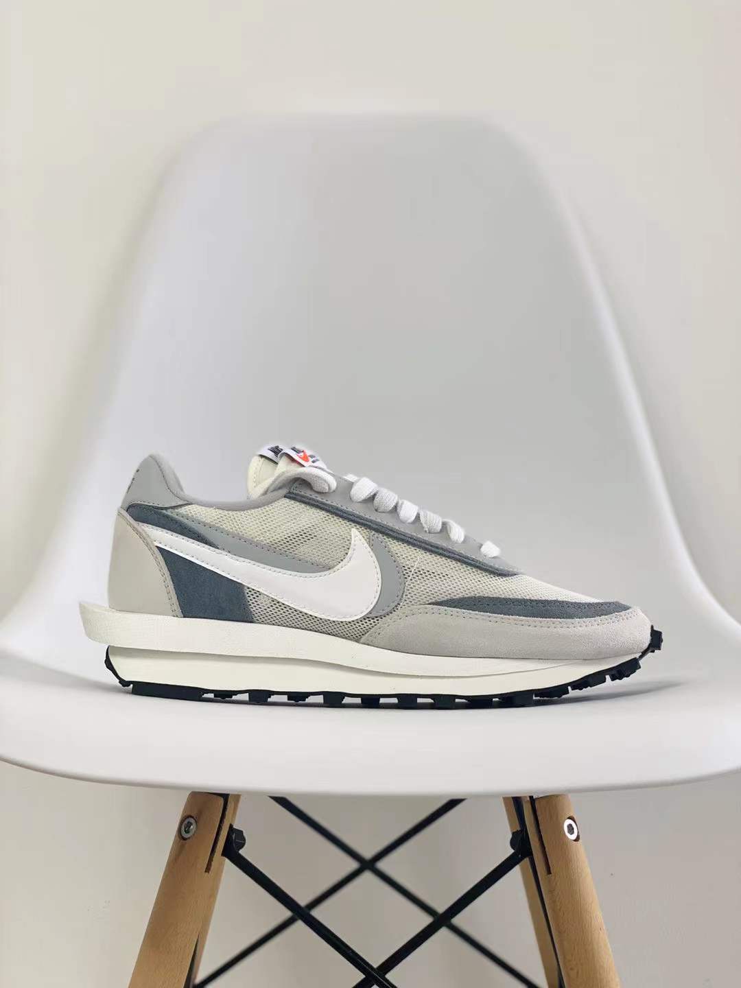 sacai  LVD 灰色低筒 双勾 华夫 复古时鞋 休闲鞋 透气网面 运动鞋 男鞋厚底 女鞋增高BV0093-100