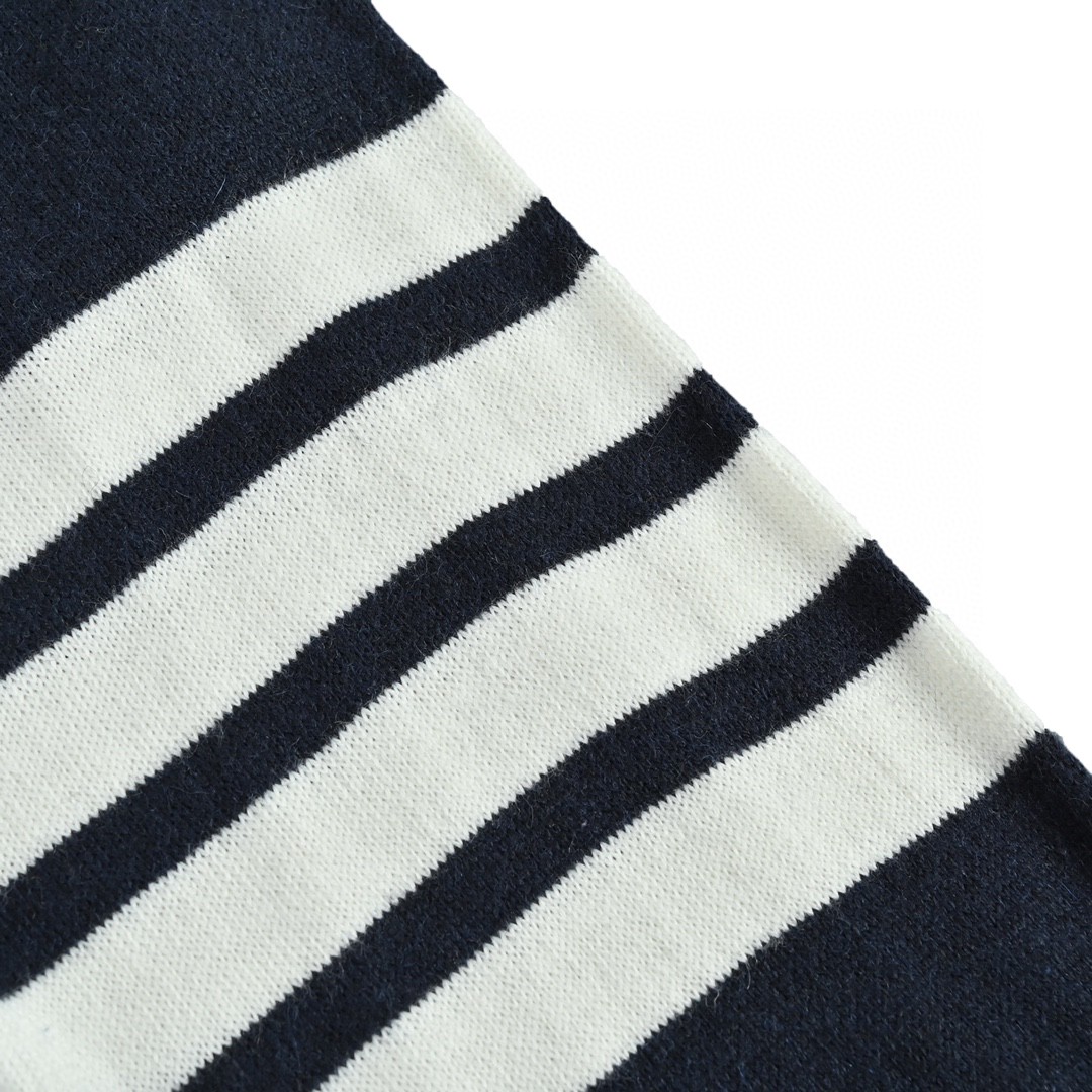 Thom Browne 经典四杠圆领羊毛衫 藏青色 套头 毛衣 长袖 秋冬款 男女同款 