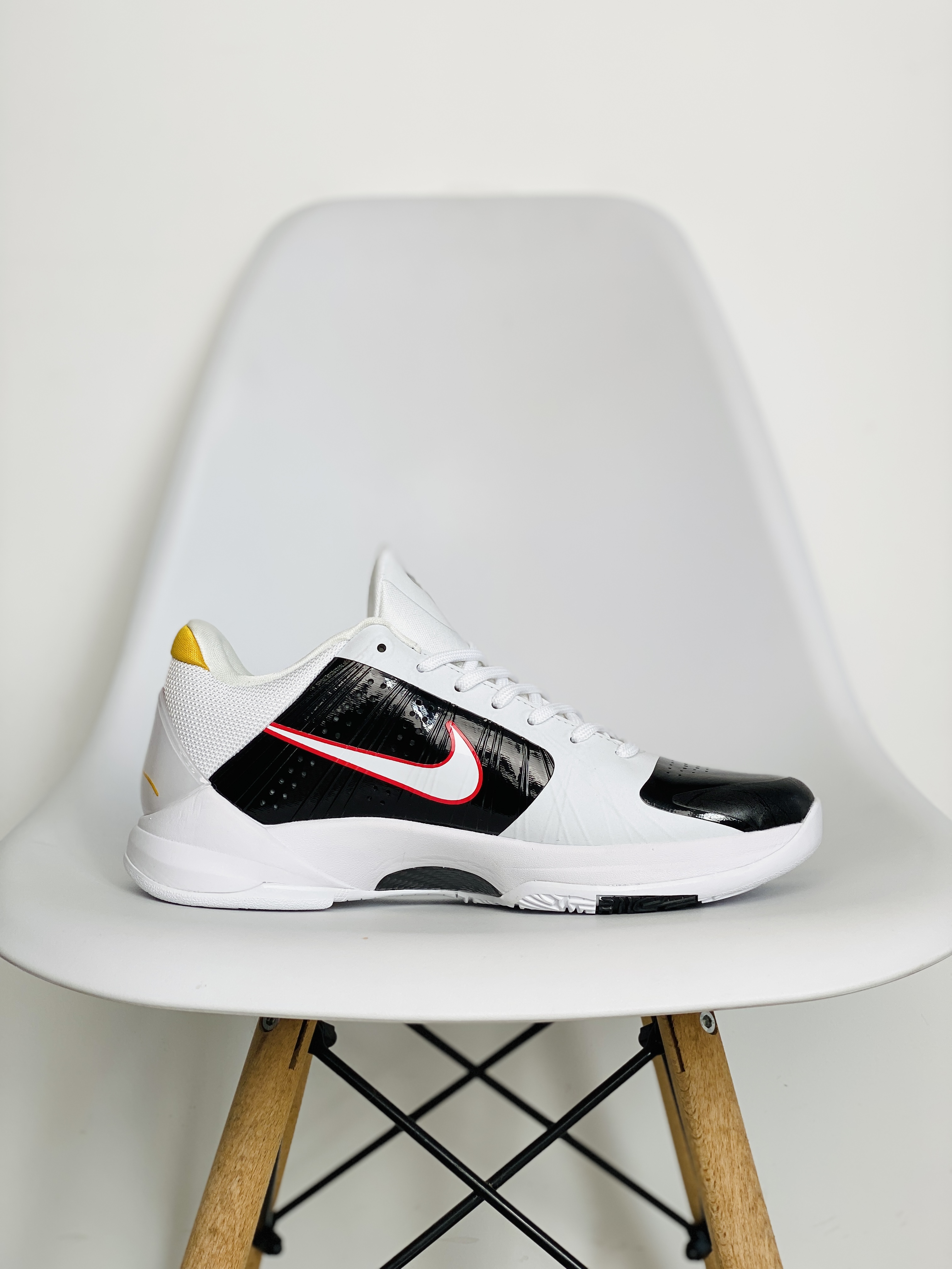 S2外貿 KOBE5 Bruce Lee Alt 黑白 李小龙  低筒 前掌气垫 球鞋 籃球鞋 實戰鞋  真碳板 男鞋CD4991-101