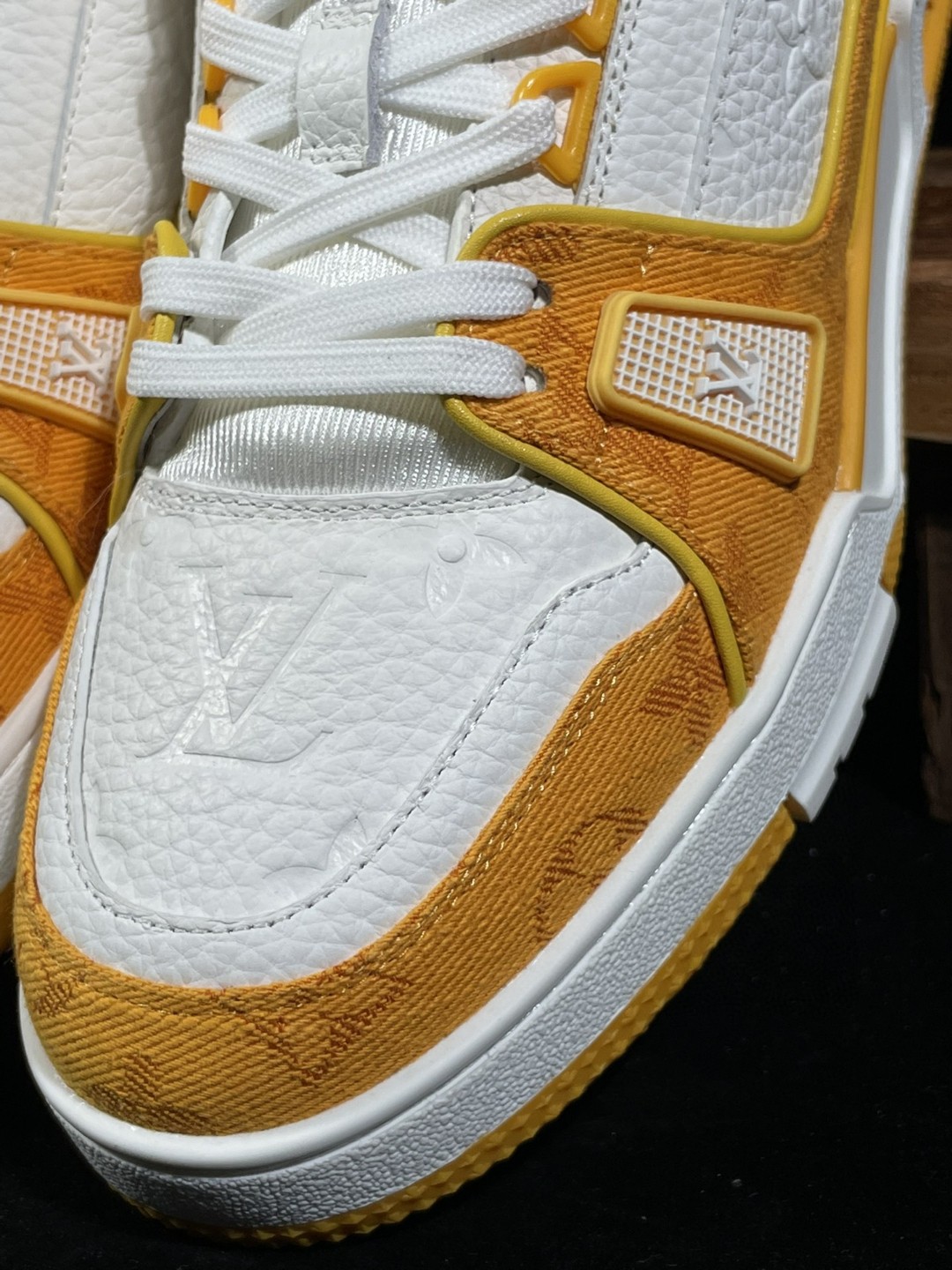 Louis Vuitton 路易威登 Trainer 黄白 低筒 休闲鞋 板鞋 运动鞋 男鞋 女鞋 1A9JHB