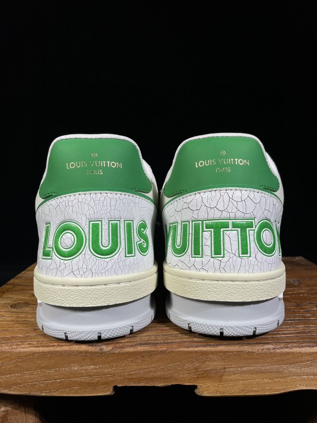 Louis Vuitton 路易威登 Trainer 魔术贴 白绿 低筒 休闲鞋 板鞋 运动鞋 男鞋 女鞋 1A98UX