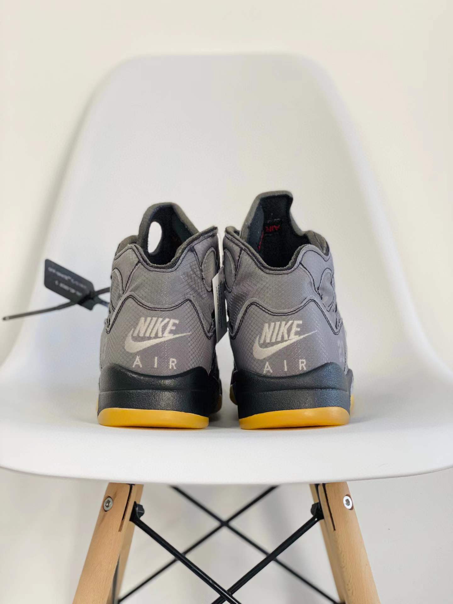 OFF-White Air Jordan 5 Retro 黒蝉翼 高筒 男鞋 休闲鞋 板鞋 篮球鞋 CT8480-001