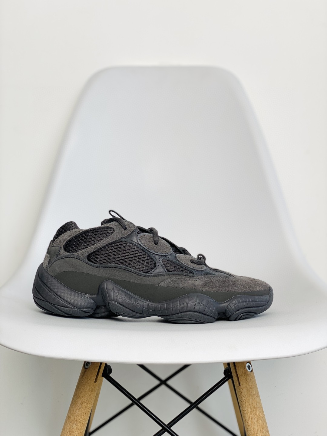 adidas originals Yeezy 500 Utility Black 黑魂 黑武士 低筒 休闲鞋 运动鞋 老爹鞋 男鞋 女鞋 F36640