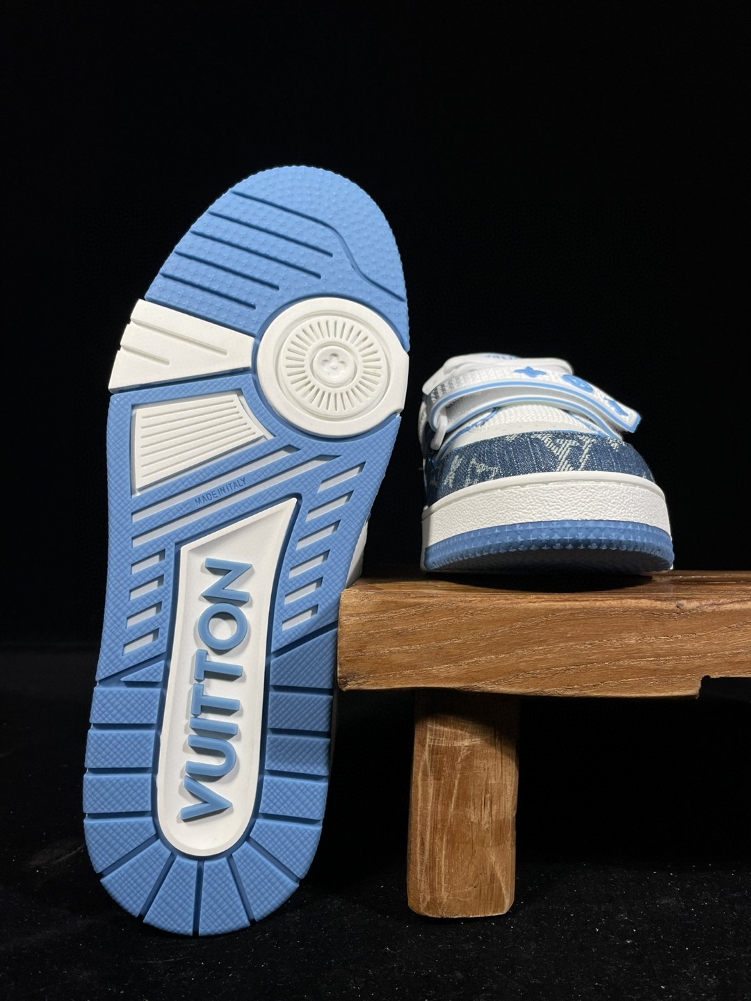 Louis Vuitton 路易威登 Trainer 魔术贴 蓝白 低筒 休闲鞋 板鞋 男鞋 女鞋 1A9ZI6