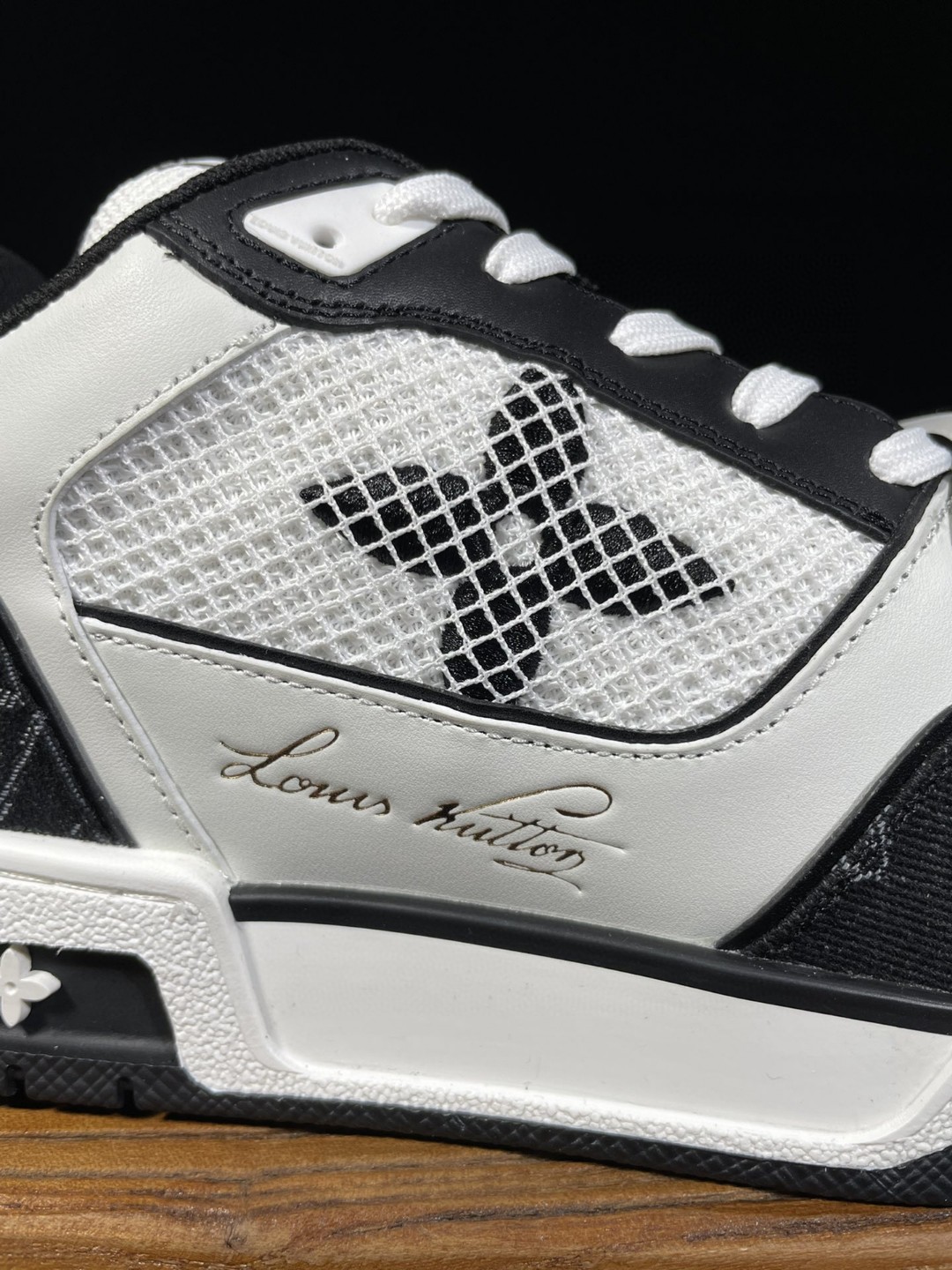 Louis Vuitton 路易威登 Trainer 魔术贴 牛皮 黑白 熊猫 低筒 休闲鞋 板鞋 运动鞋 男鞋 女鞋 1A9ZB0