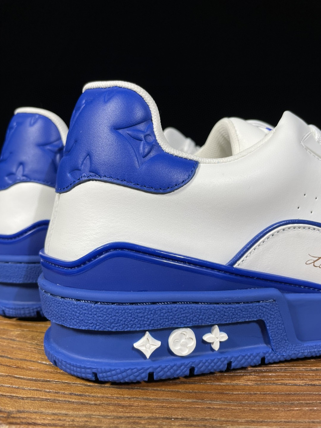 Louis Vuitton 路易威登 Trainer 白蓝 低筒 休闲鞋 板鞋 运动鞋 男鞋 女鞋 1A8SJN