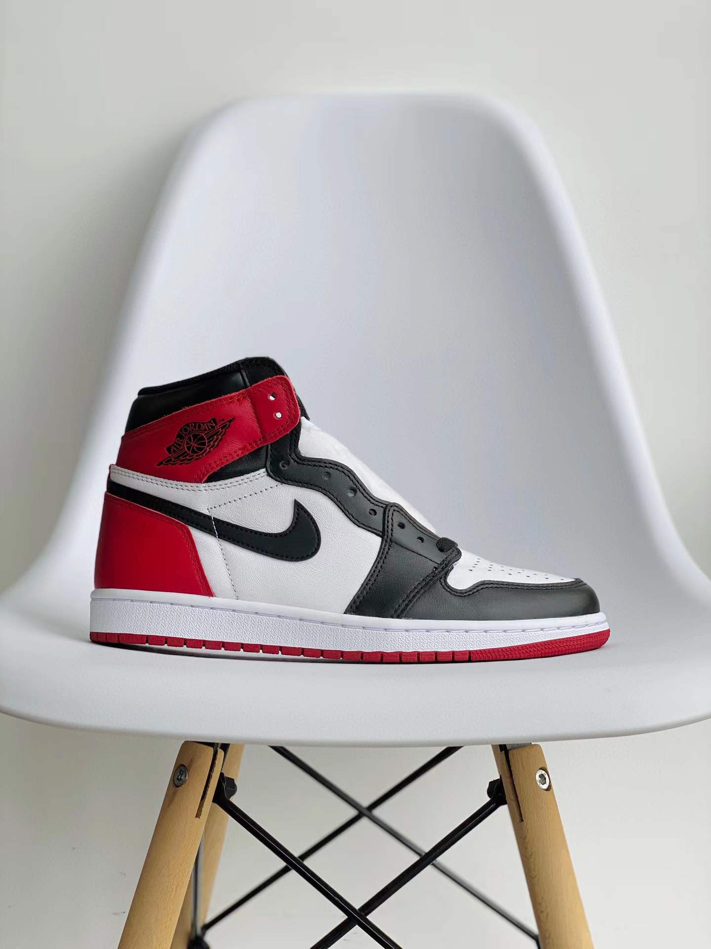 Air Jordan 1 AJ1 Retro Black Toe（2016）黑脚趾 篮球鞋 高筒 休闲鞋 男鞋 板鞋 