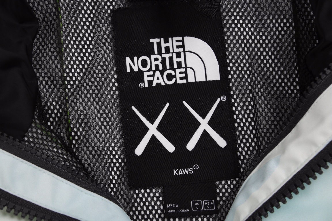 The North Face KAWS 1986 mOUTAIN Jacket 聯名款 藍色 戶外拼色连帽冲锋衣 夾克 防水 防風 透氣 外套 男款 女款 NF0A7WLW-763