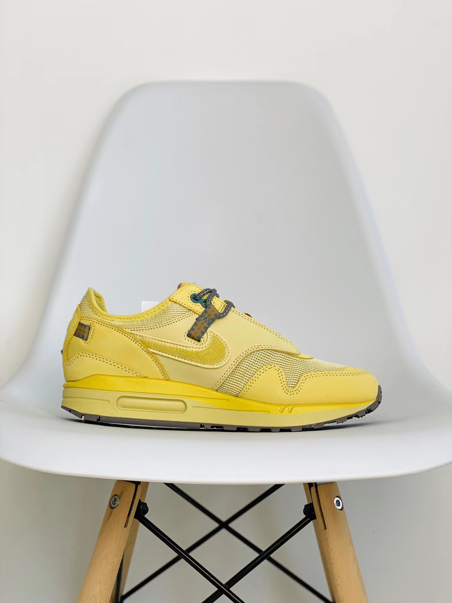 Travis Scott Air Max 1 Saturn Gold 黄色 倒钩 低筒 男鞋 女鞋 休闲鞋 板鞋 跑鞋 气垫鞋 DO9392-700