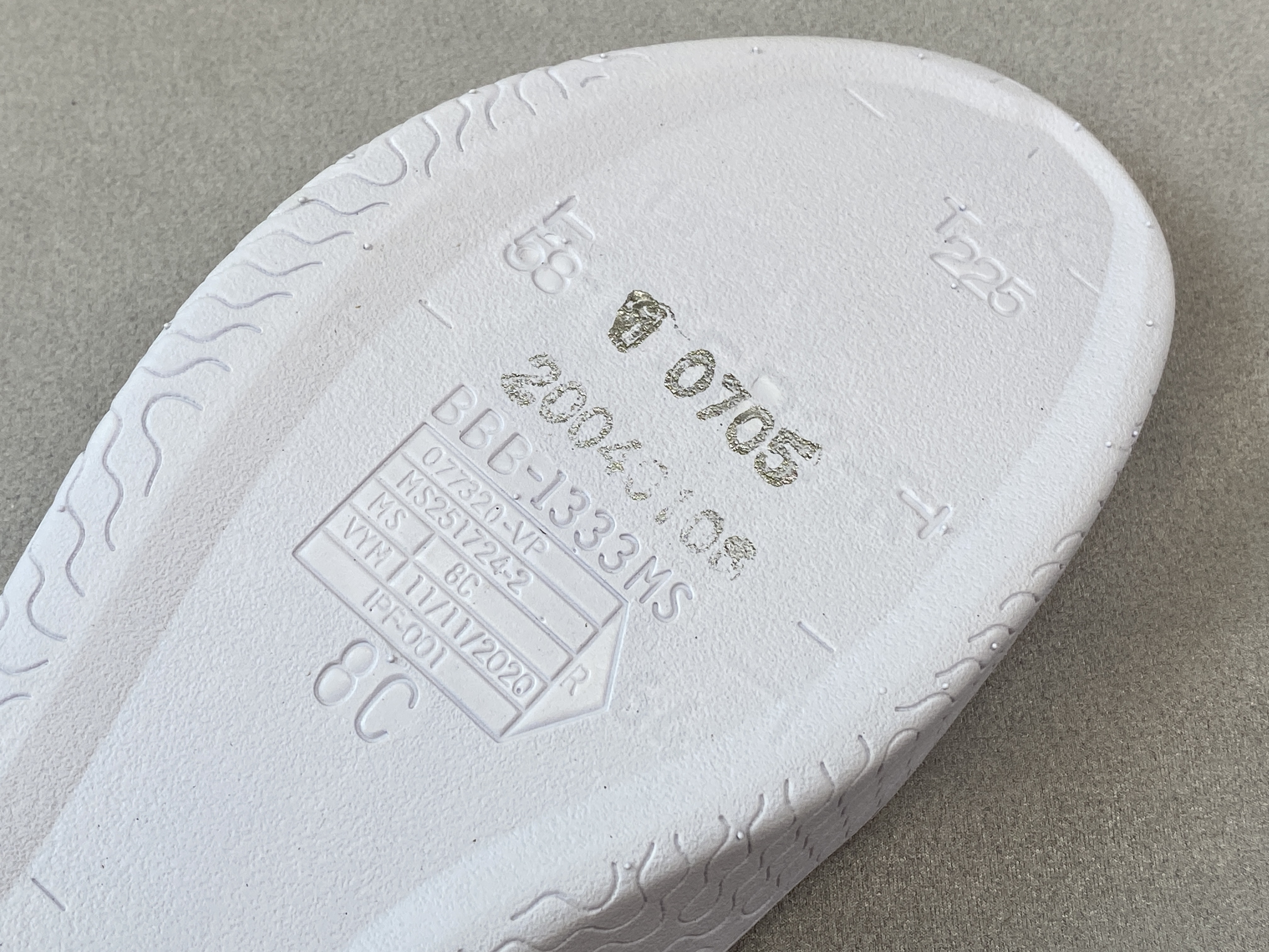 外贸 GT Cut 白粉 乳腺癌 低筒 篮球鞋 球鞋 实战鞋 全掌气垫 TPU抗扭 男鞋  CZ0175-008