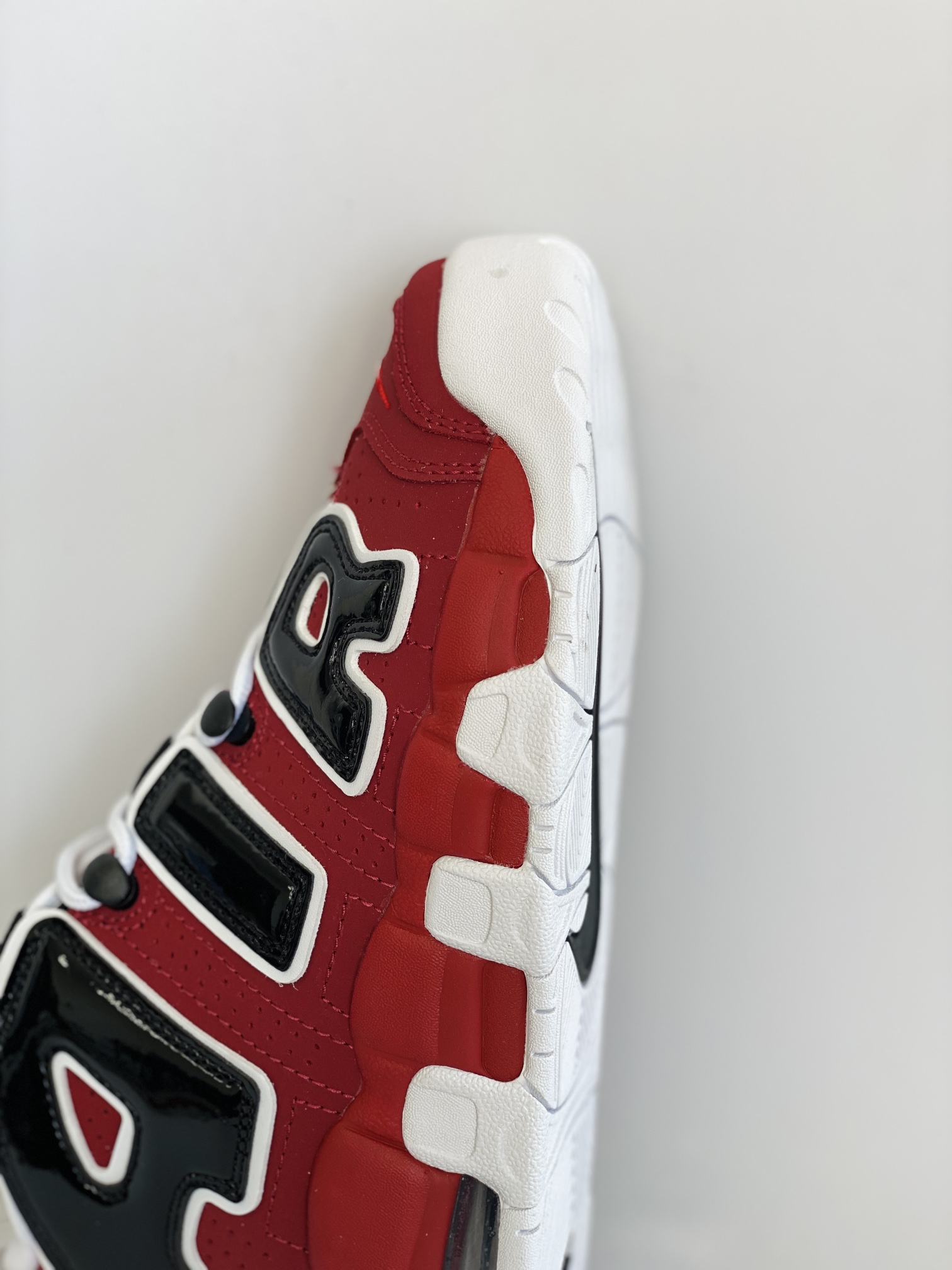 Air More Uptempo  黑紅  男鞋 女鞋 休闲鞋 板鞋 篮球鞋 921948-600