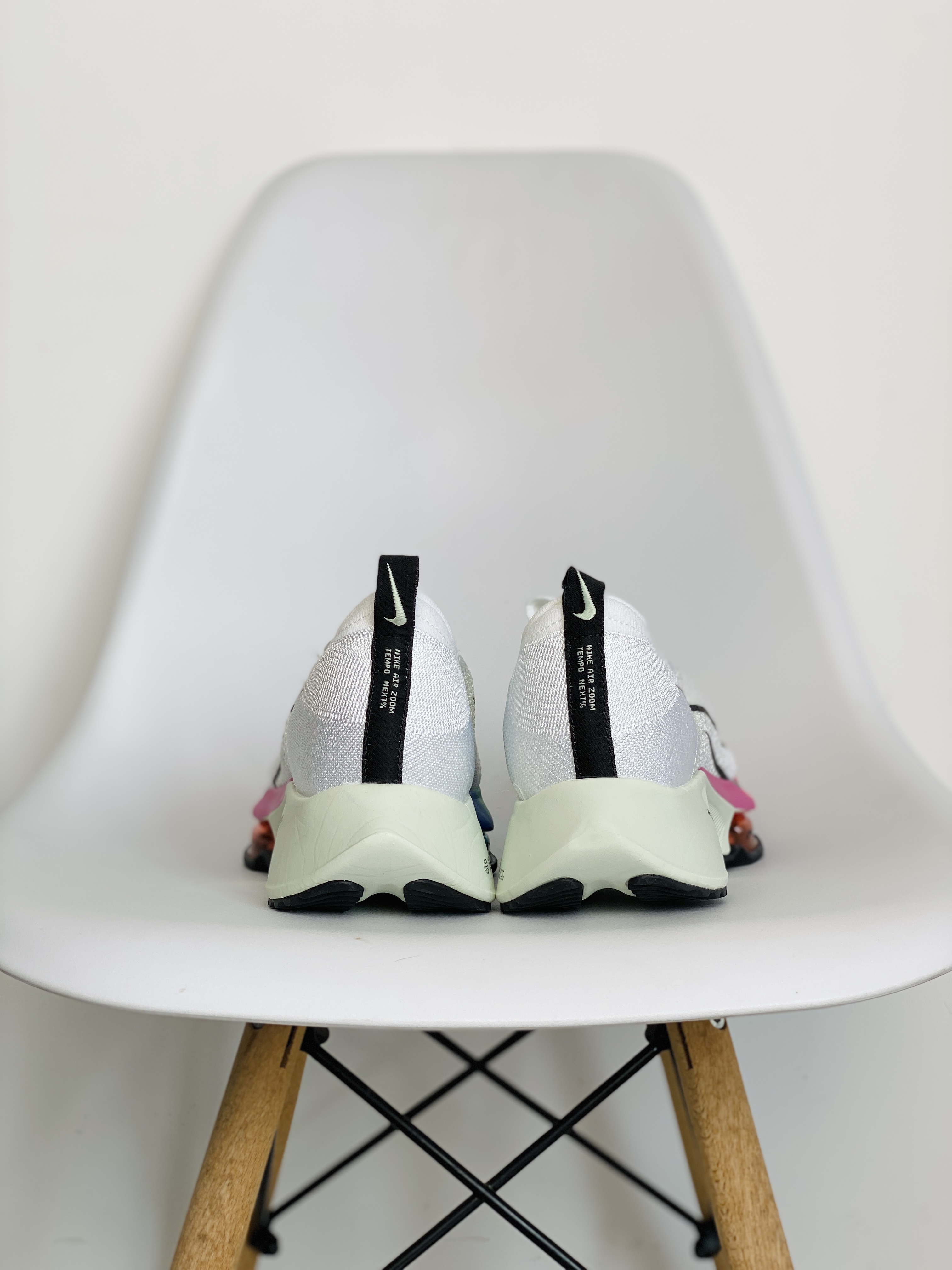 Zoom Tempo Next% Flyknit 白彩虹 低筒 减震 跑步鞋 运动鞋 休闲鞋 男鞋 女鞋 CI9923-100